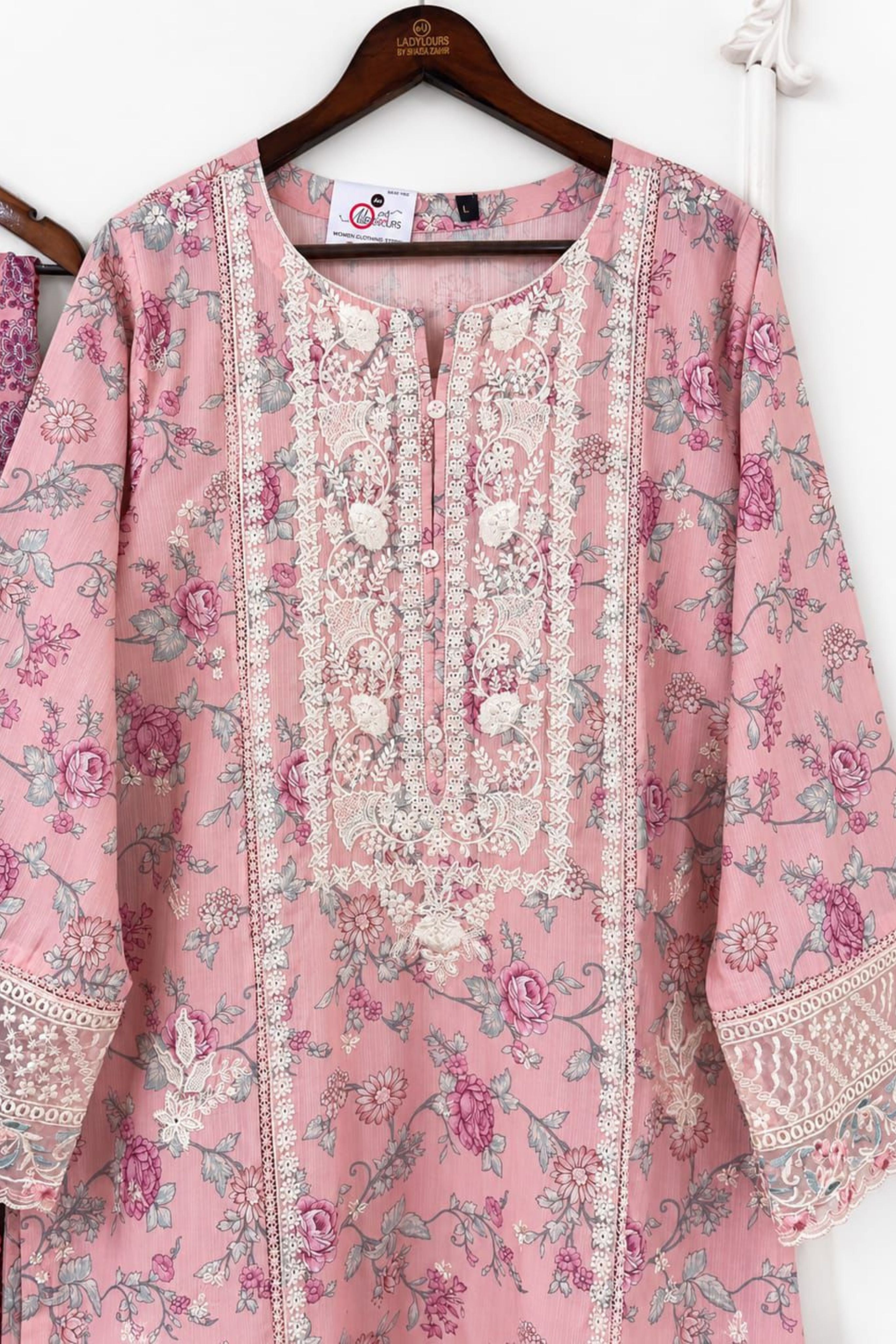 The Luxurious Lawn Edit | 6503