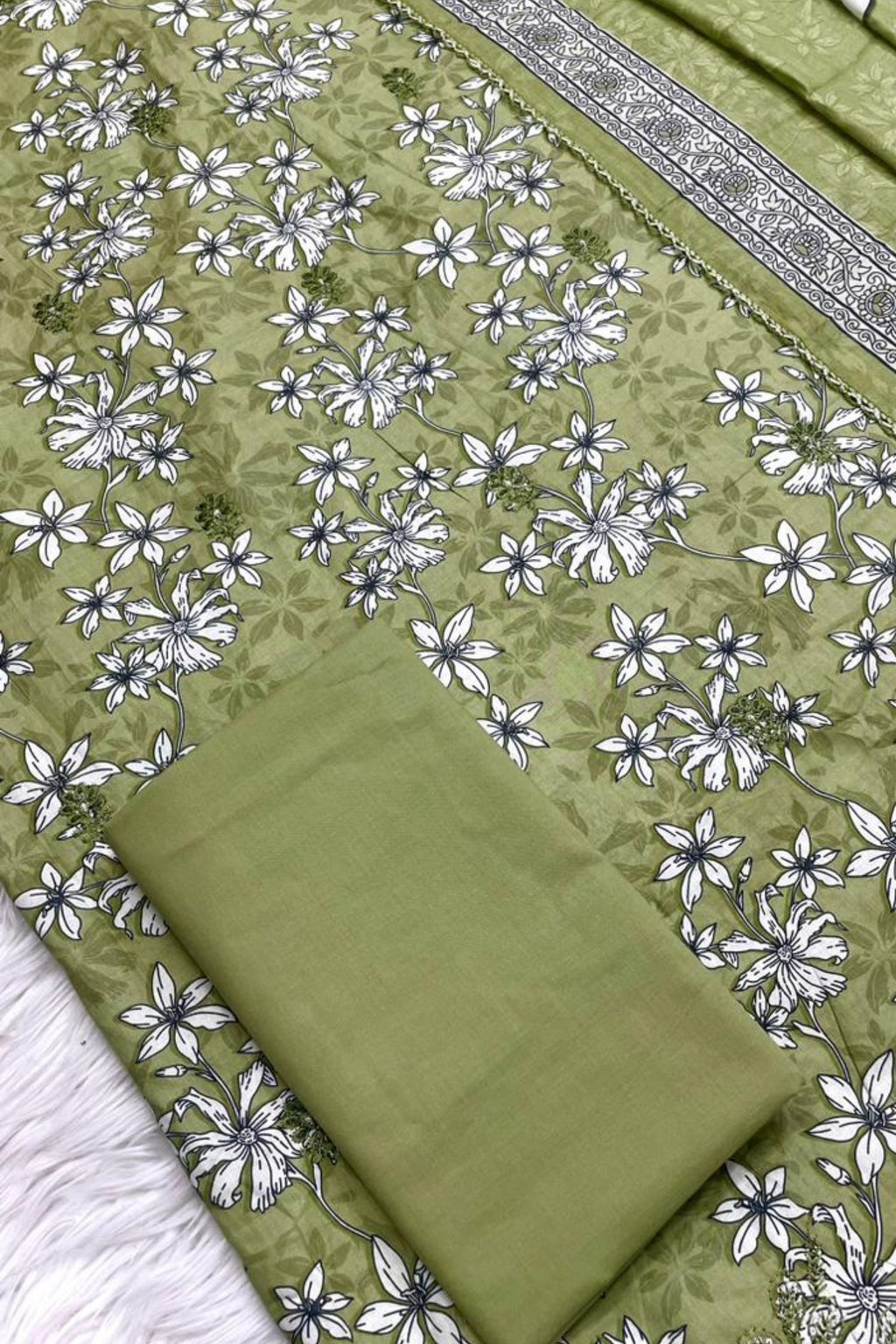 Floral Breeze Collection - 4402