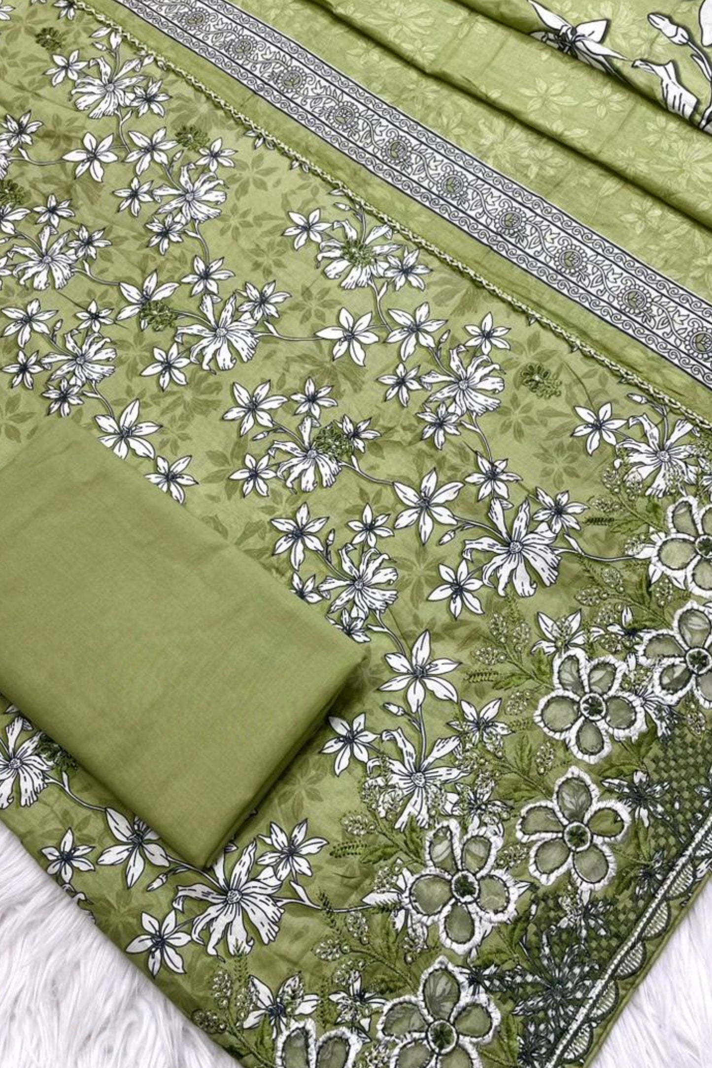 Floral Breeze Collection - 4402