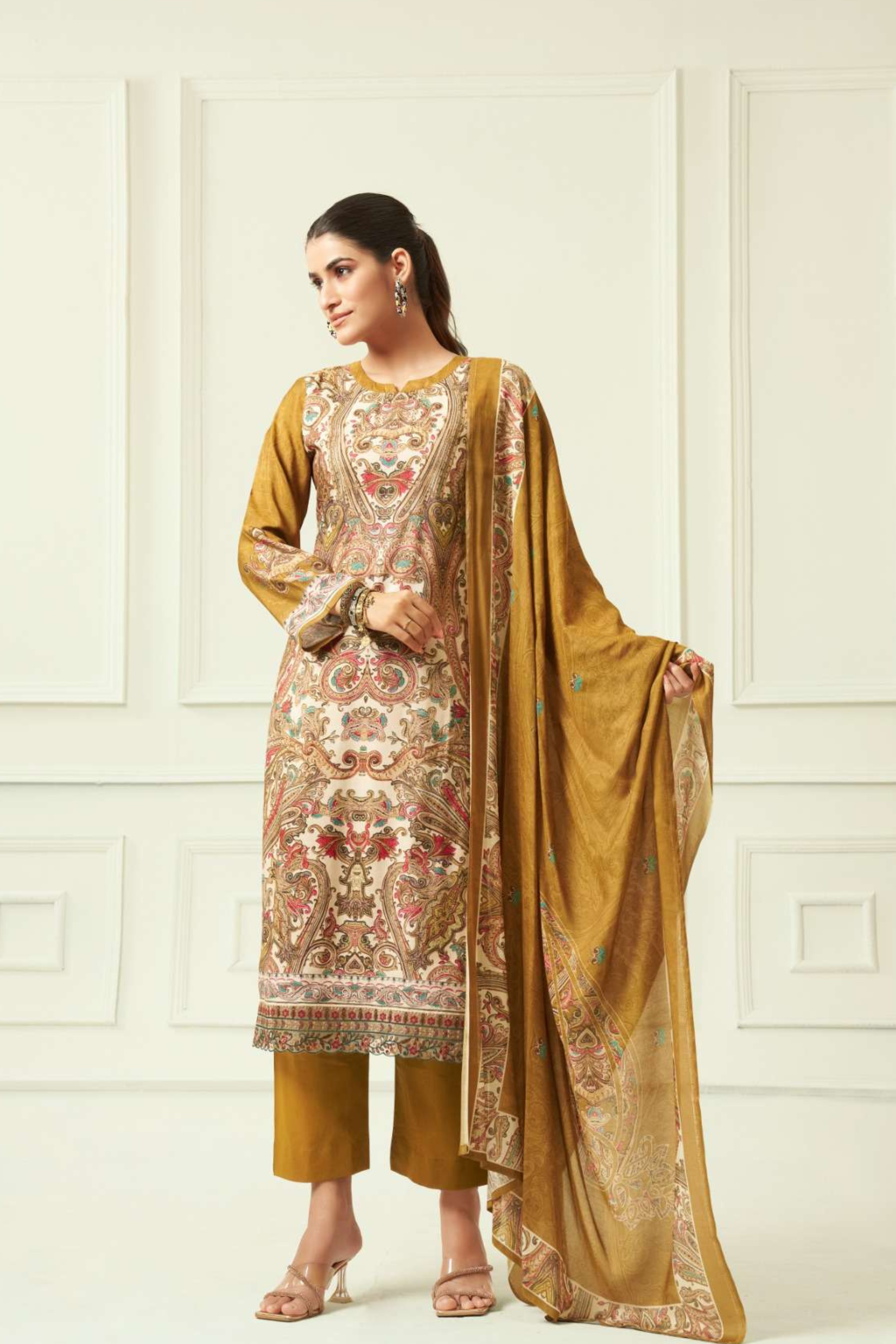 Elegance Royal Muslin Suit