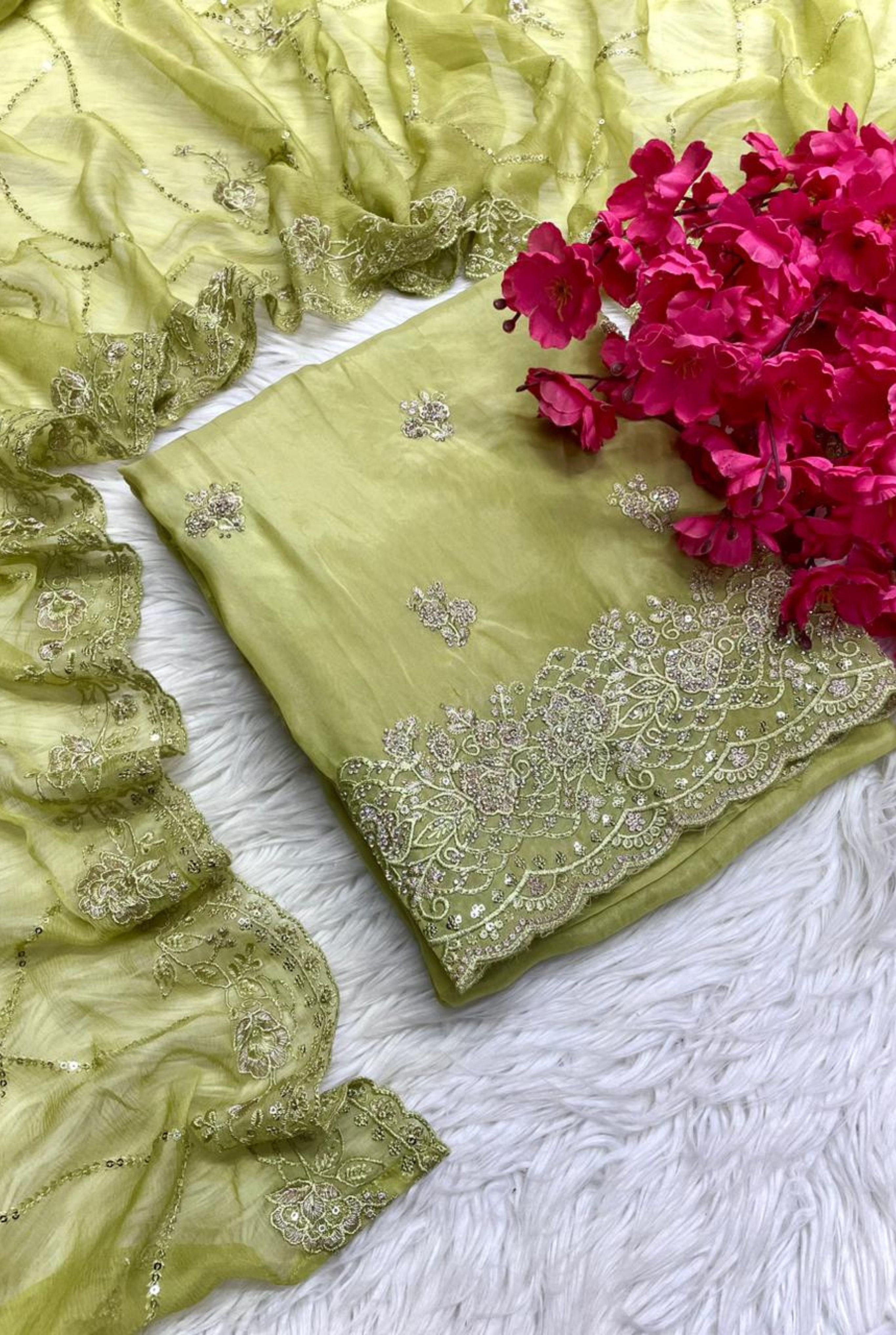 Royal Grace Embroidered Set | 1004