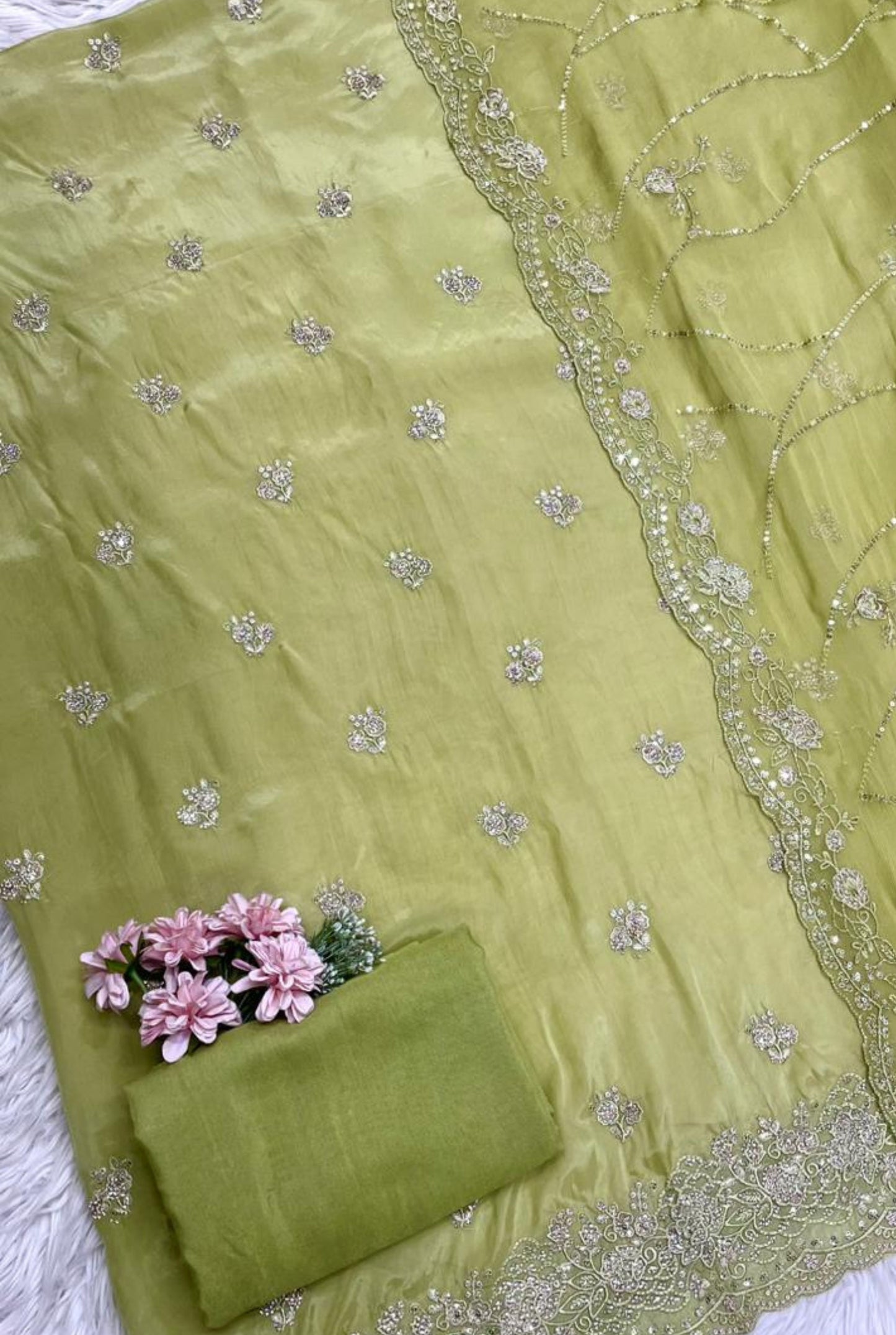 Fine Embroidery Perfection || 1004