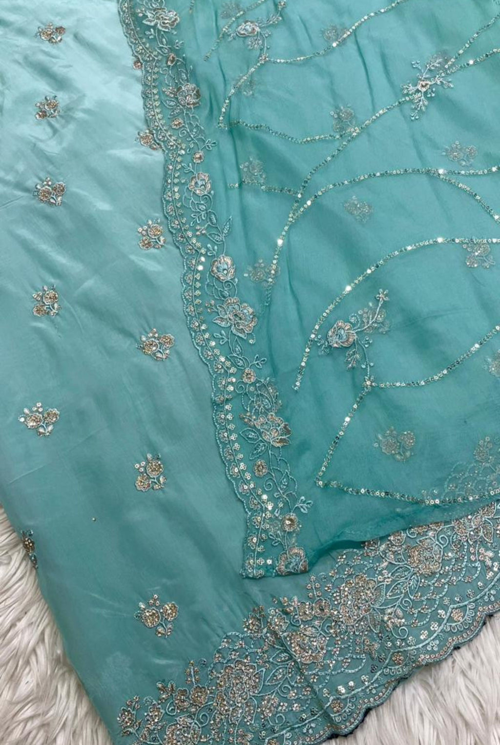 Royal Grace Embroidered Set | 1003