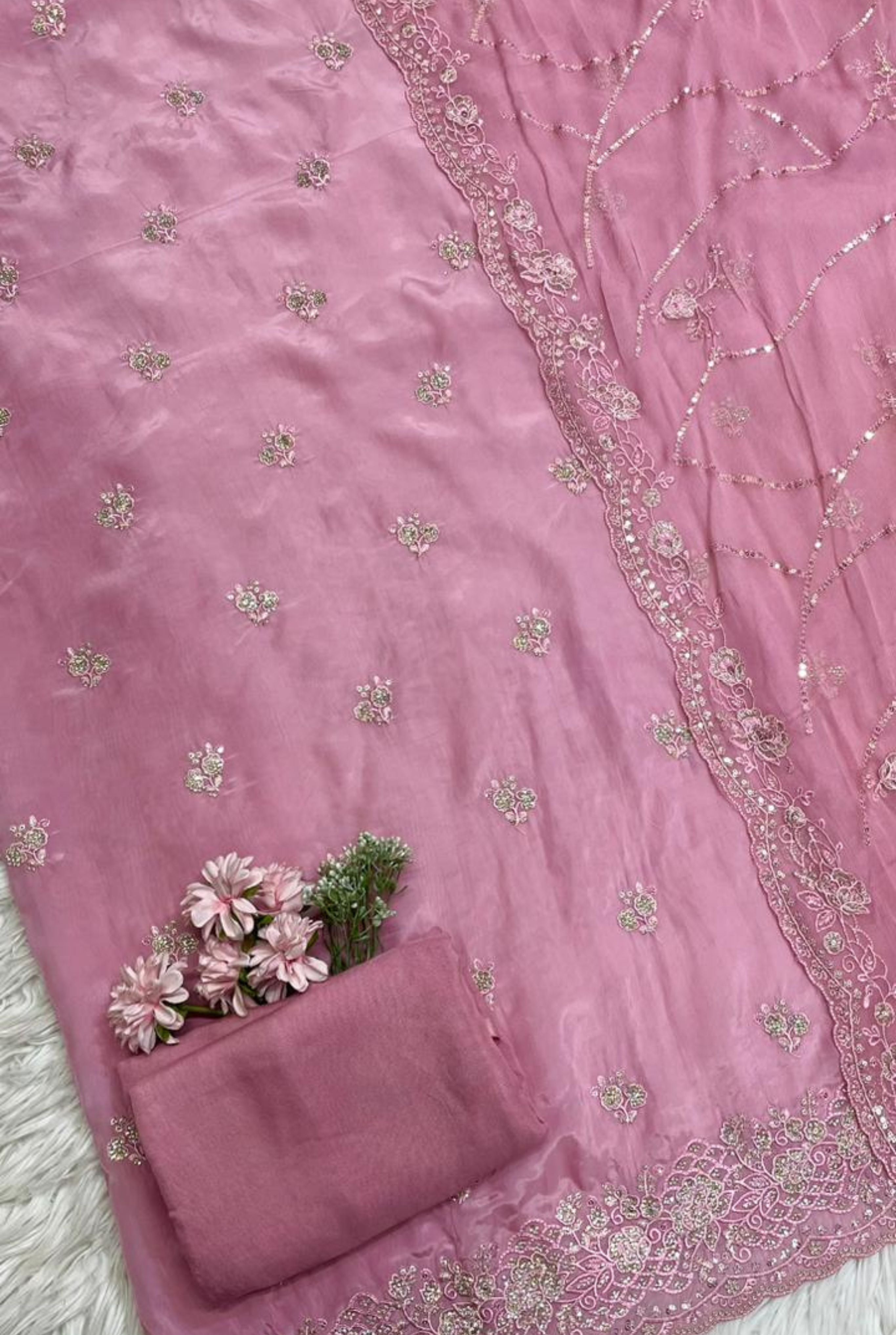 Royal Grace Embroidered Set | 1002