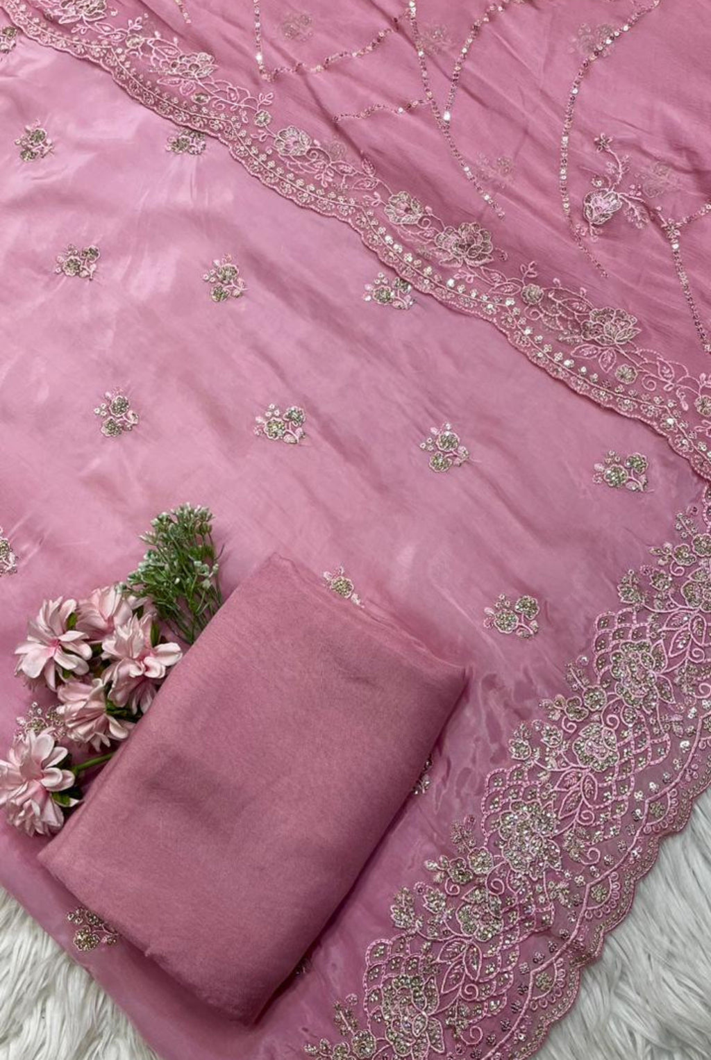 Royal Grace Embroidered Set | 1002