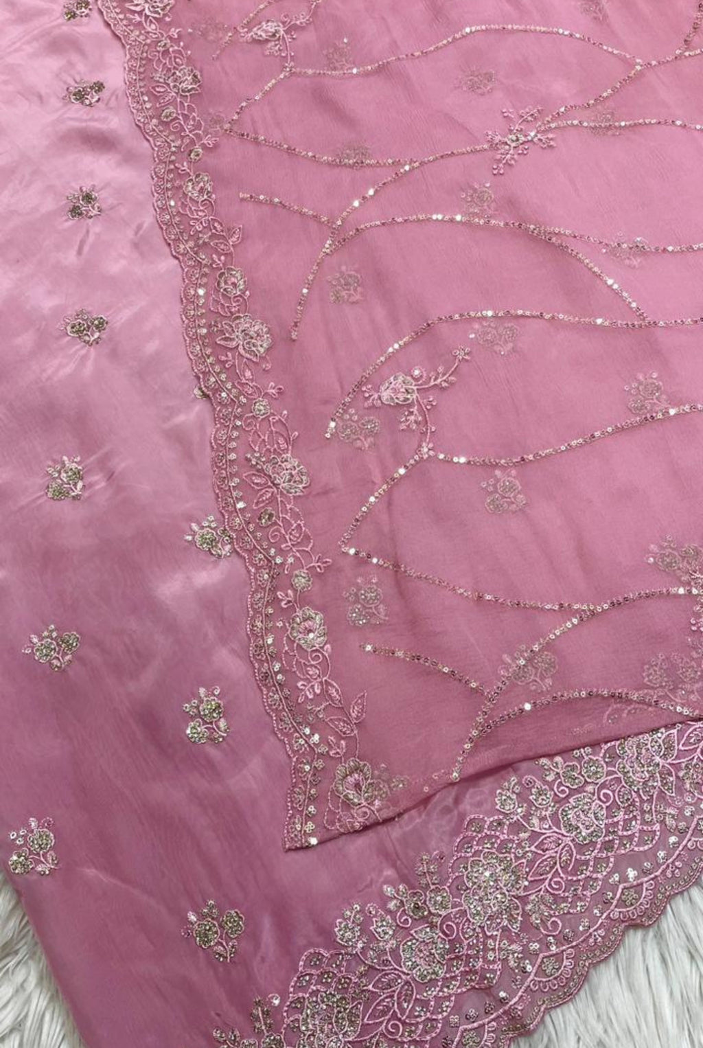 Royal Grace Embroidered Set | 1002