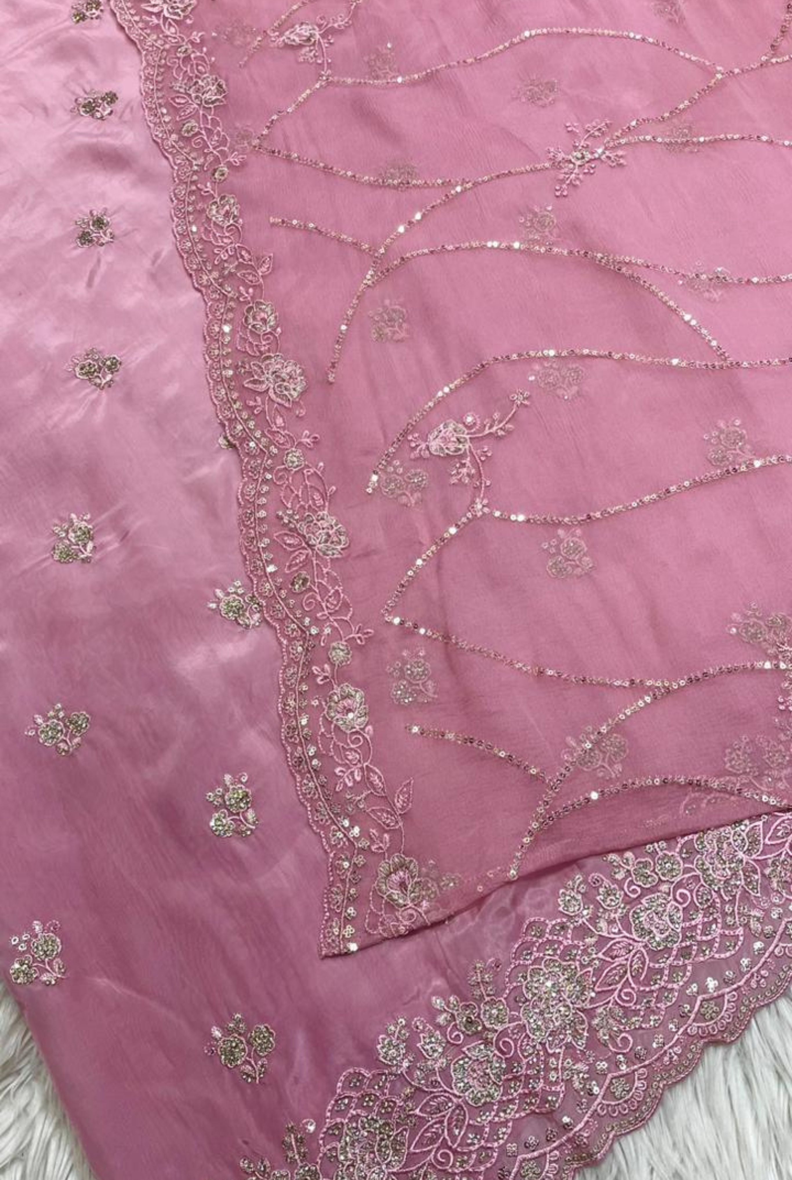 Royal Grace Embroidered Set | 1002