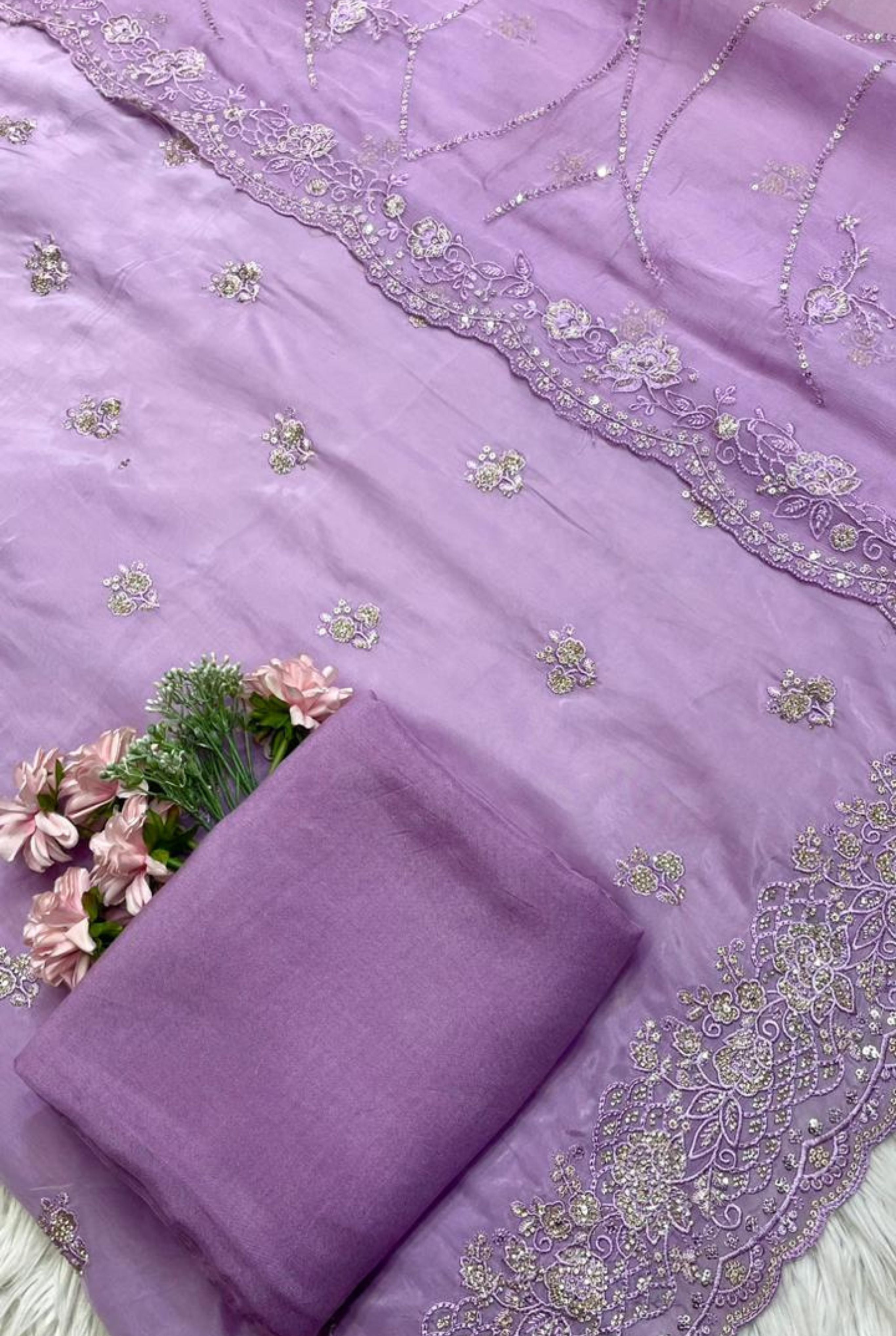Royal Grace Embroidered Set | 1001