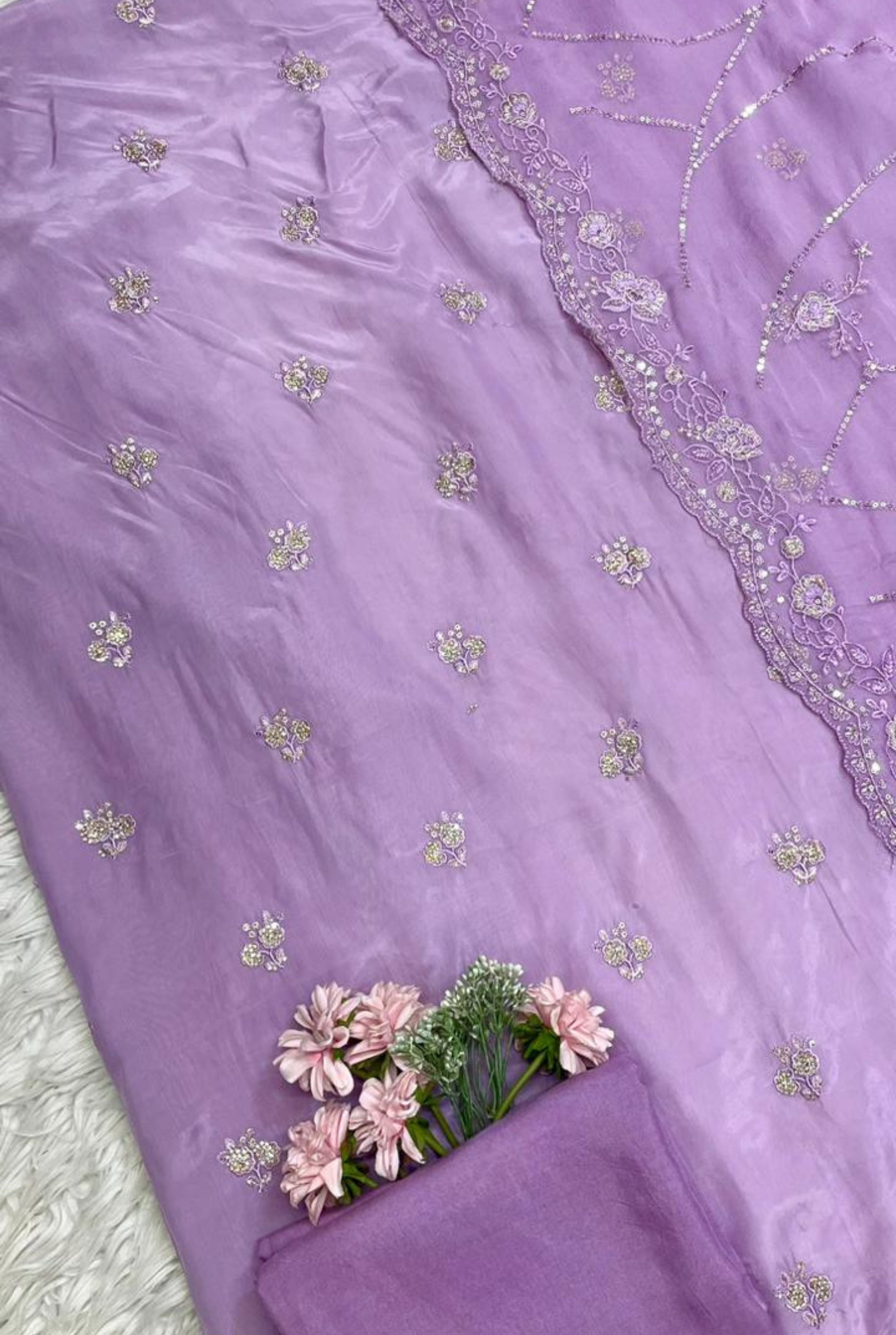 Royal Grace Embroidered Set | 1001