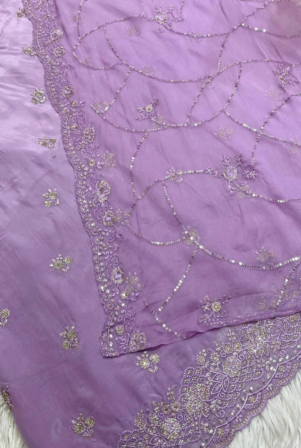 Royal Grace Embroidered Set | 1001