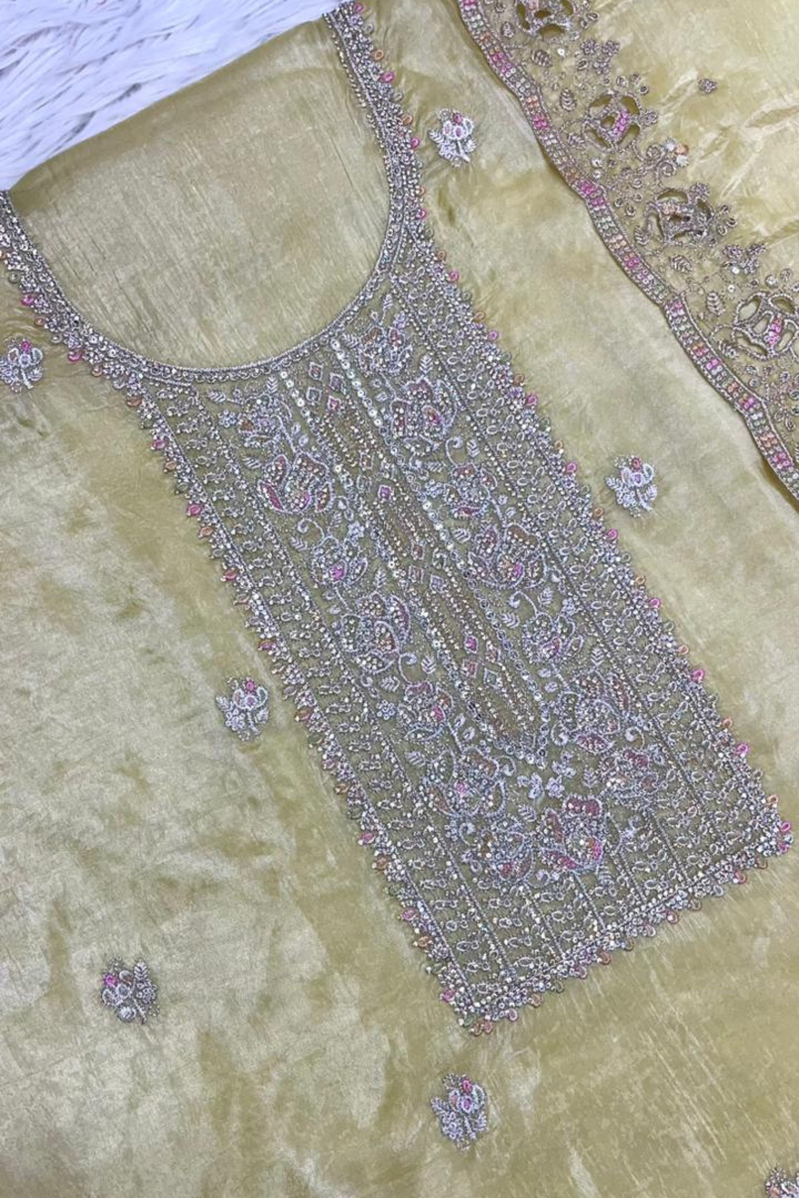 Delicate Embroidery Essence | 2001