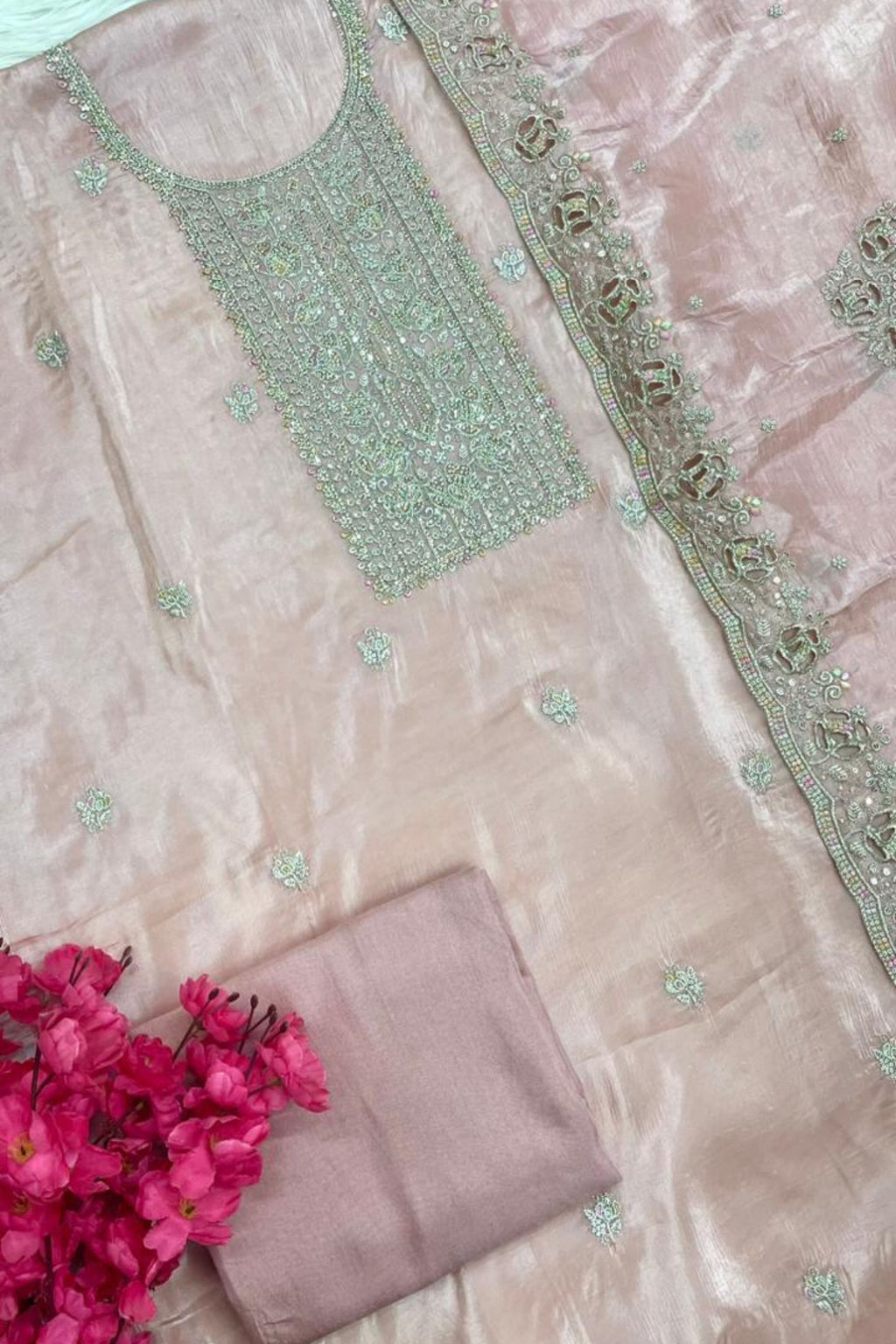 Delicate Embroidery Essence | 2002