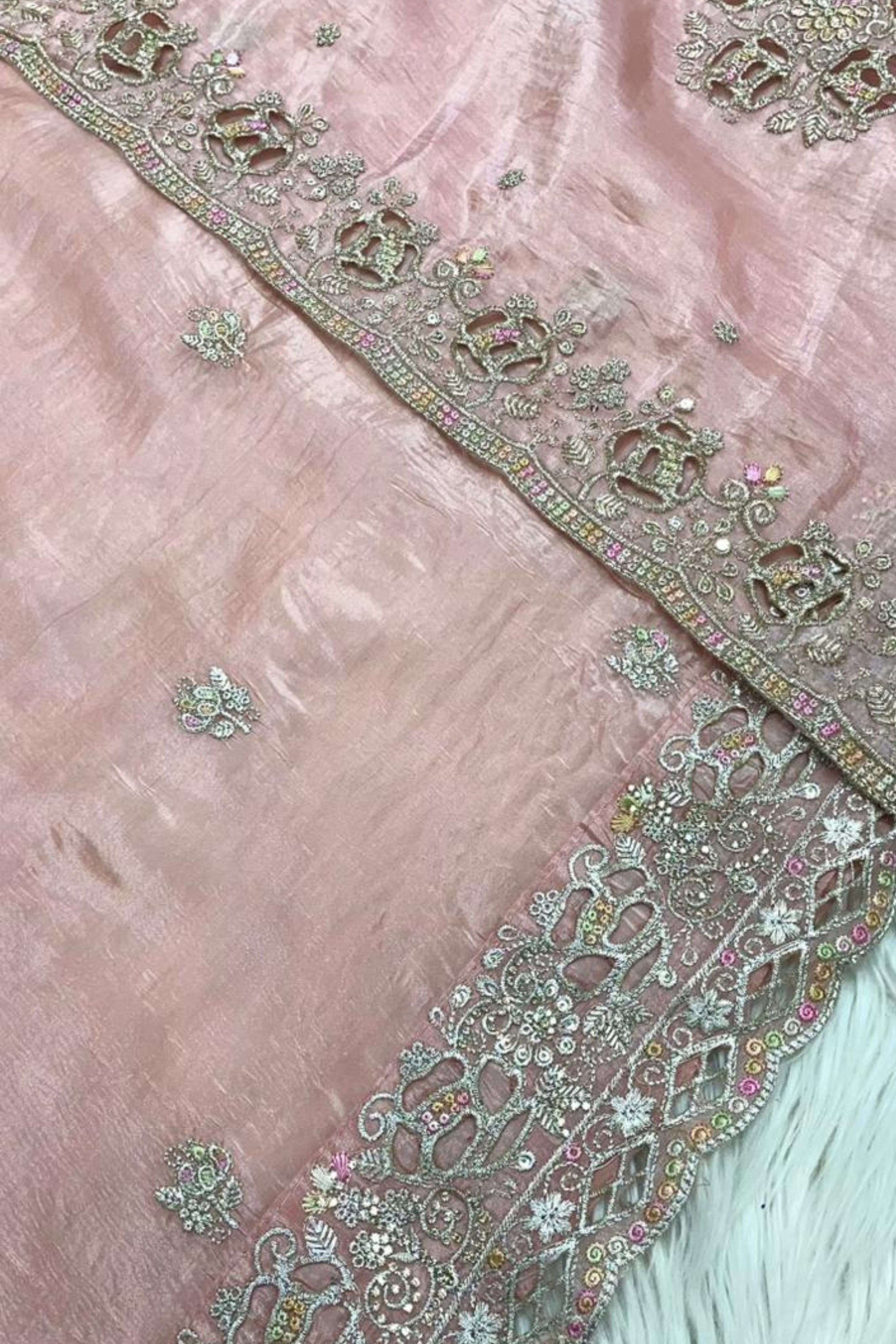 Delicate Embroidery Essence | 2002