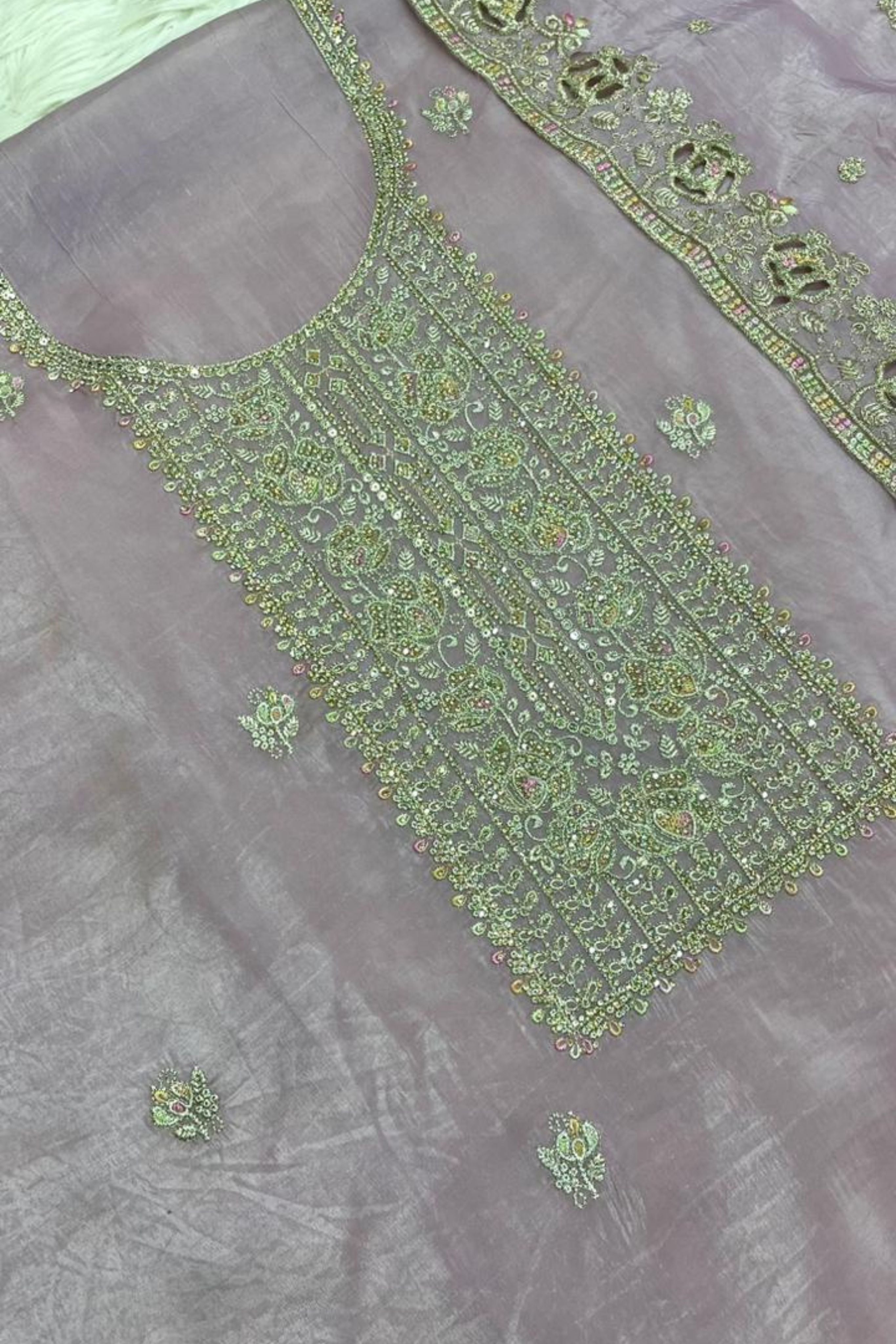 Delicate Embroidery Essence | 2003