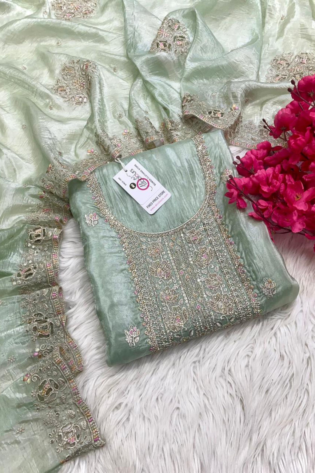 Delicate Embroidery Essence | 2004