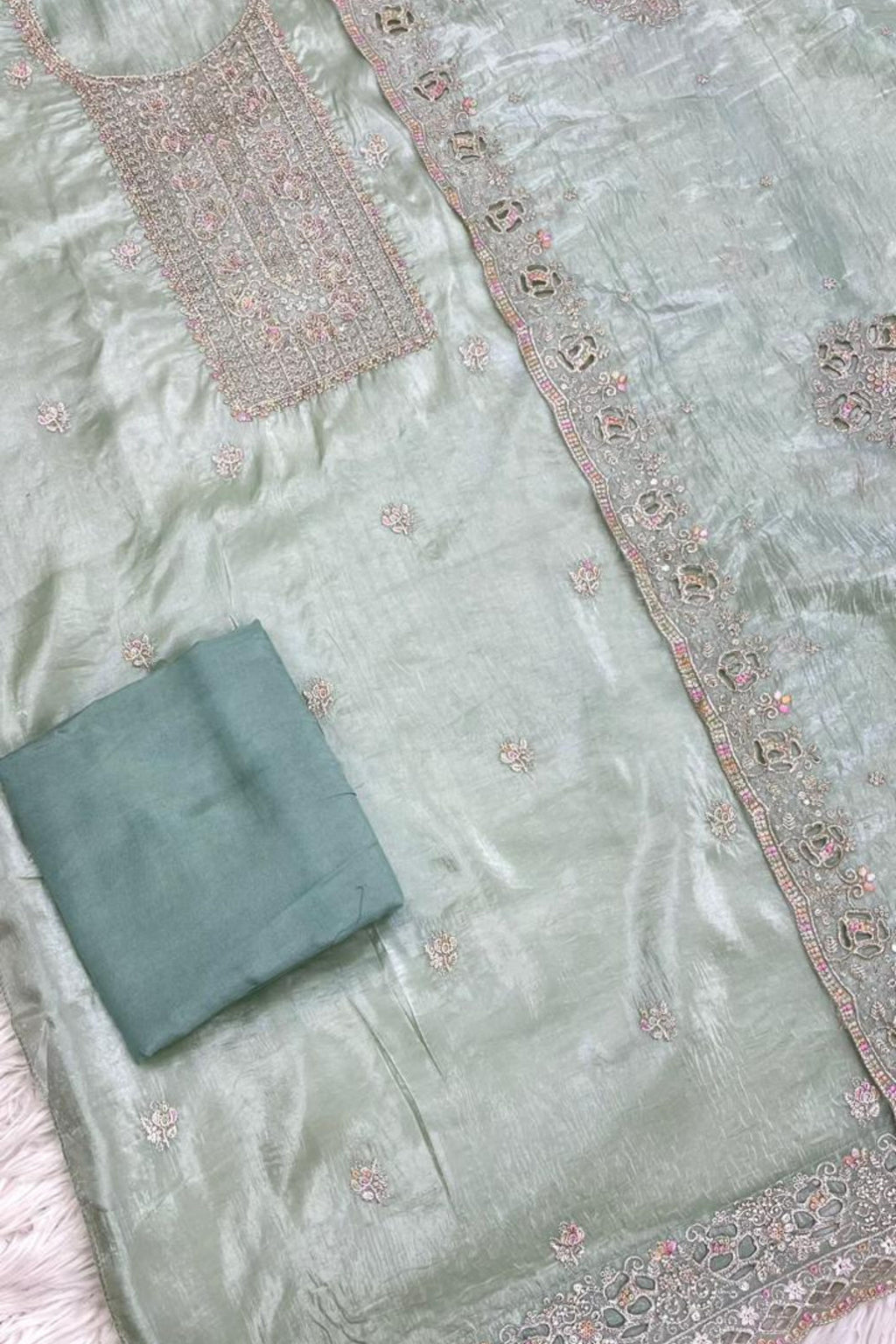 Delicate Embroidery Essence | 2004