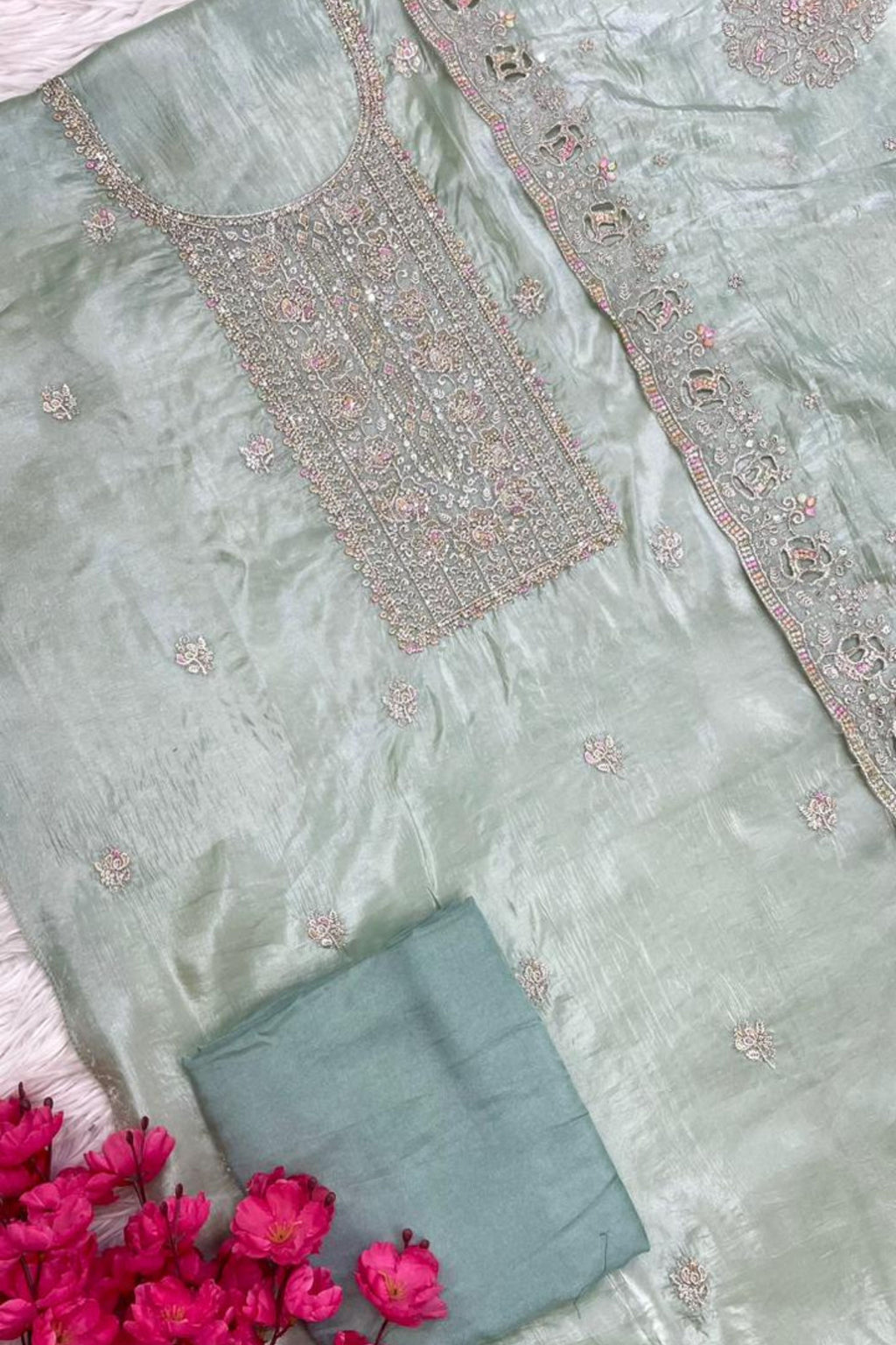 Delicate Embroidery Essence | 2004