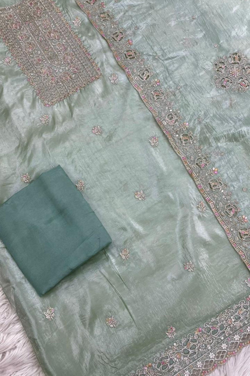 Delicate Embroidery Essence | 2004