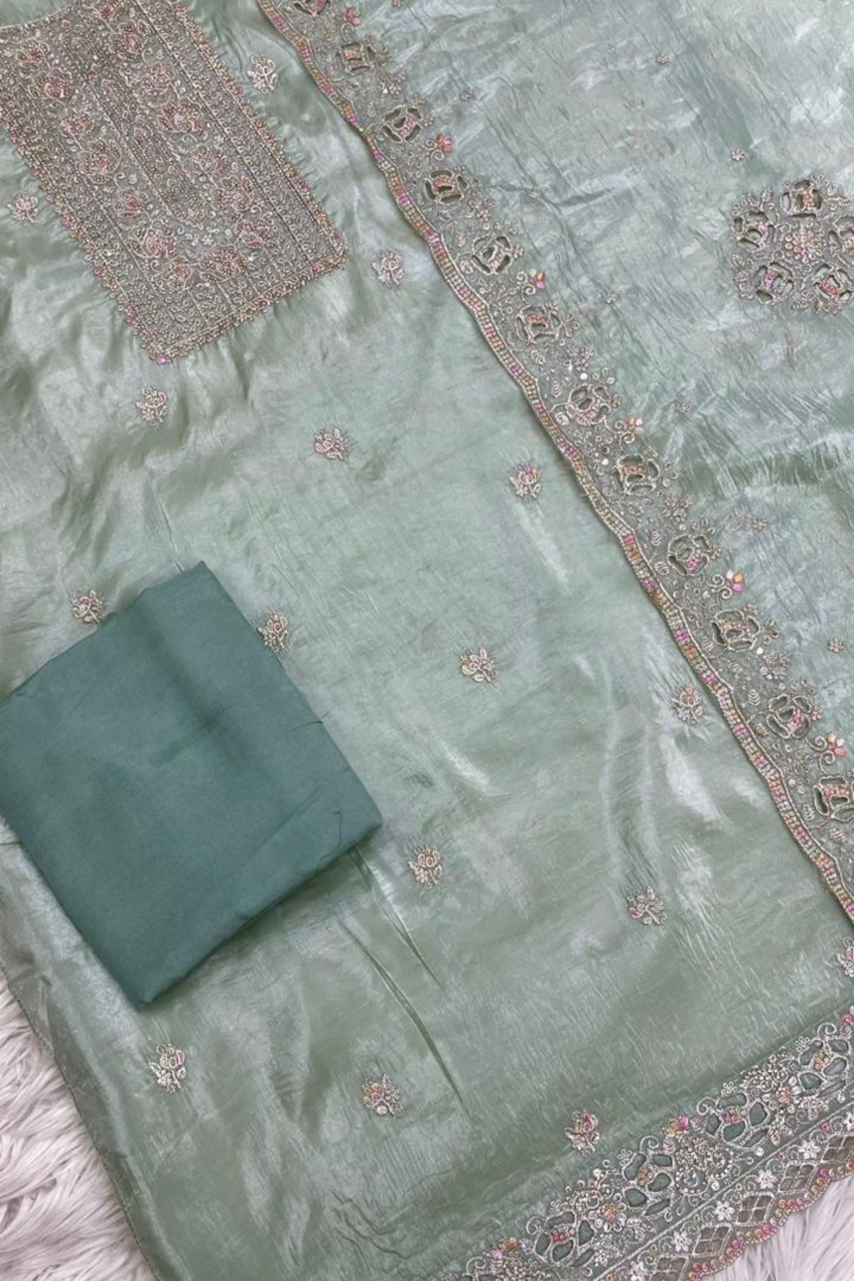 Delicate Embroidery Essence | 2004