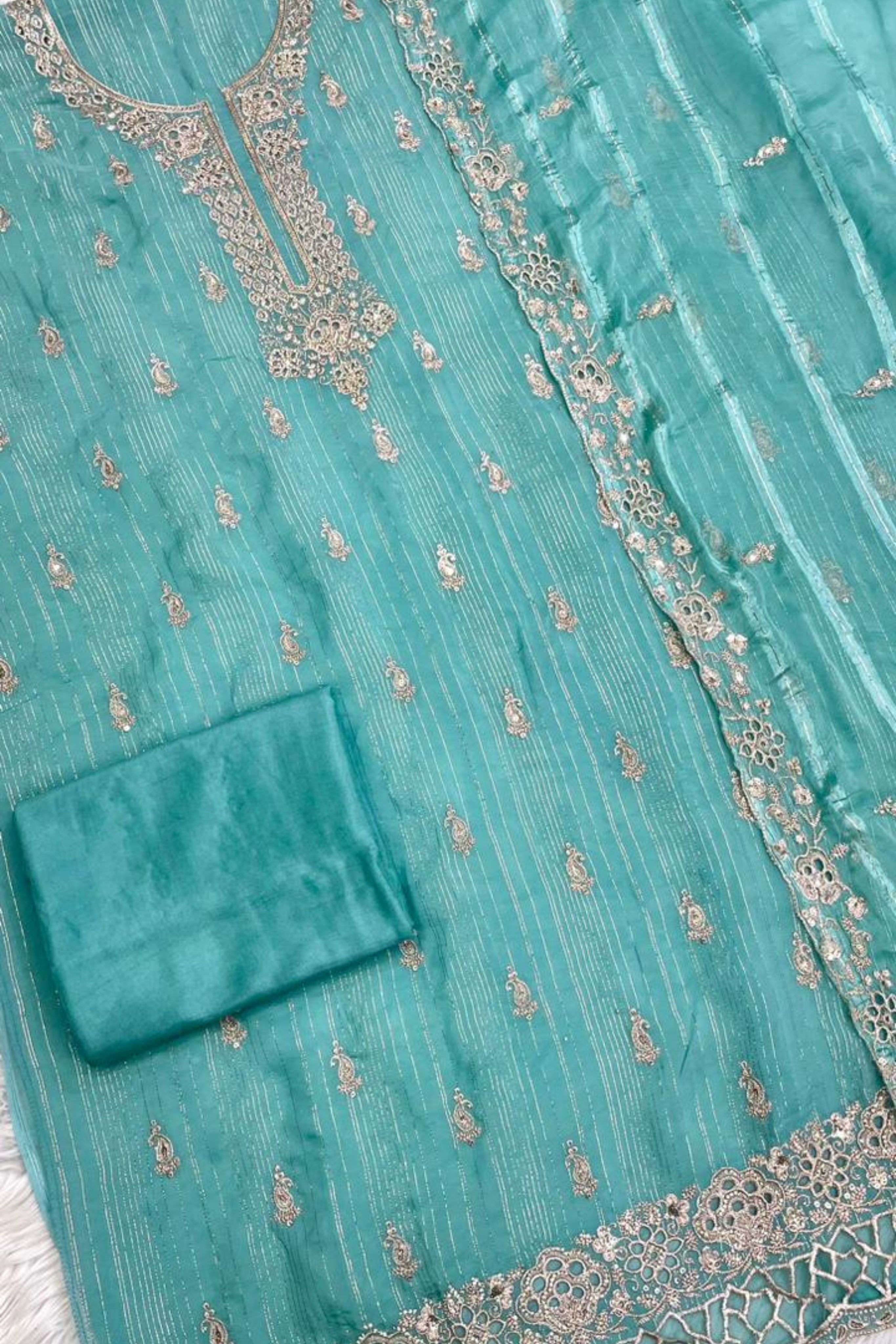 Classic Embroidered perfection | 204