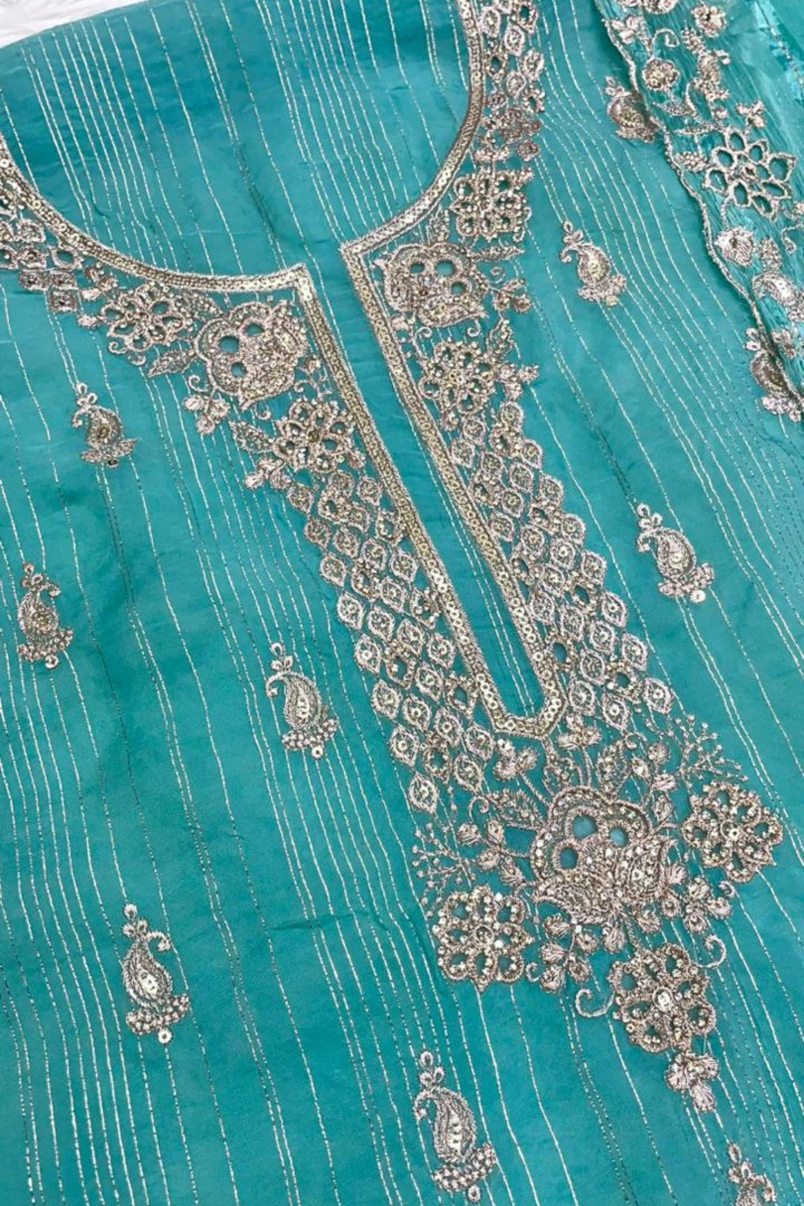 Classic Embroidered perfection | 204
