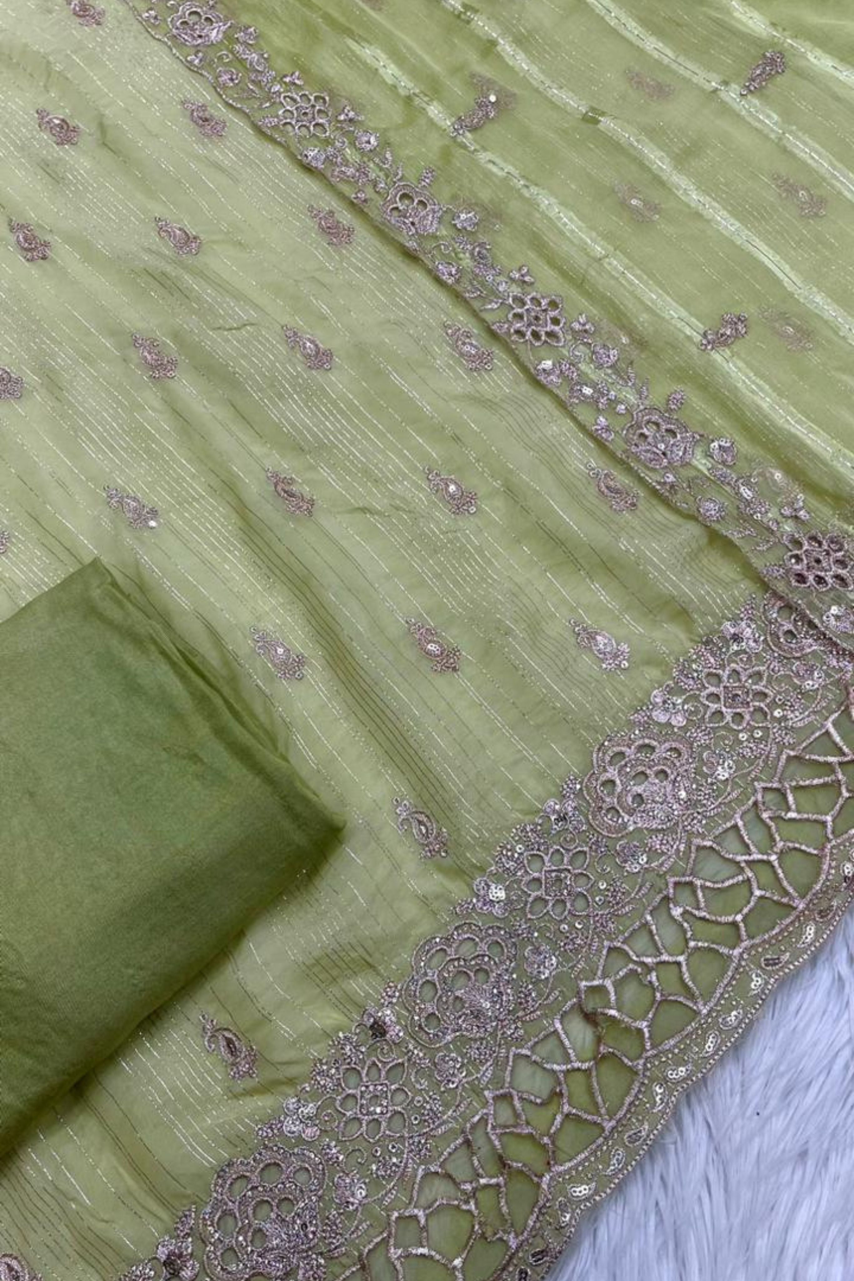 Classic Embroidered perfection | 202