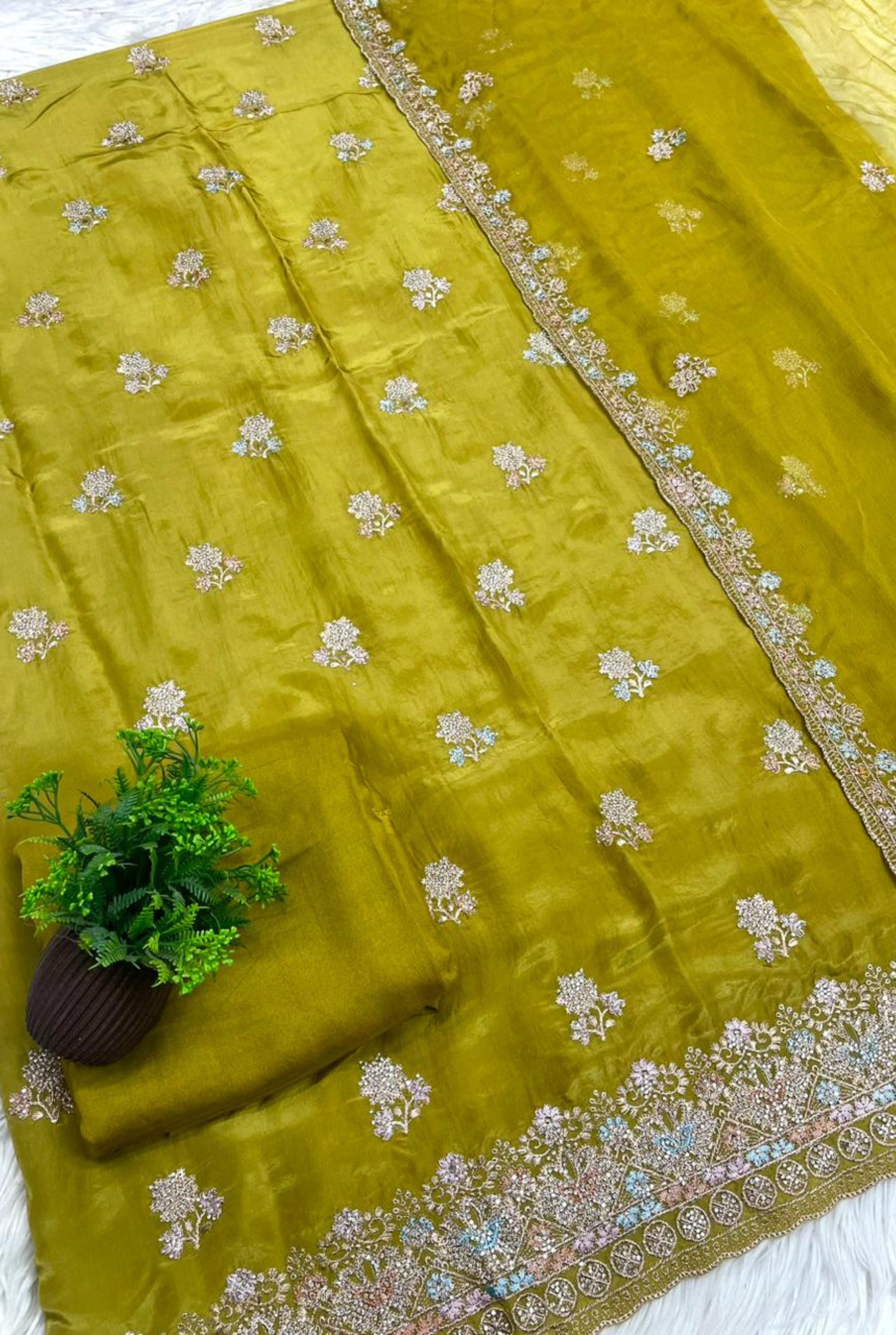 Delicate Hand-Work Set