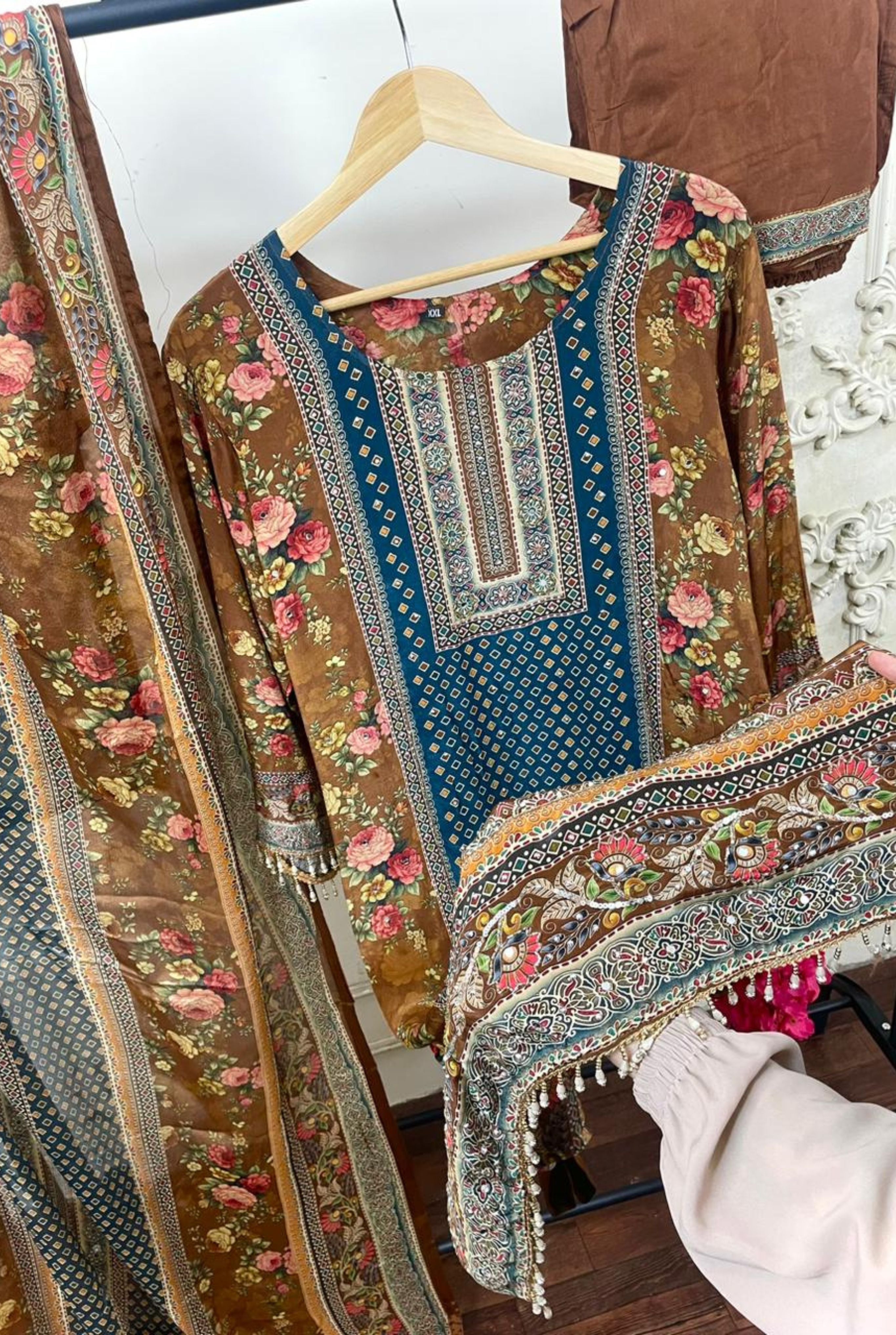 Premium Handwork crepe set | 1701