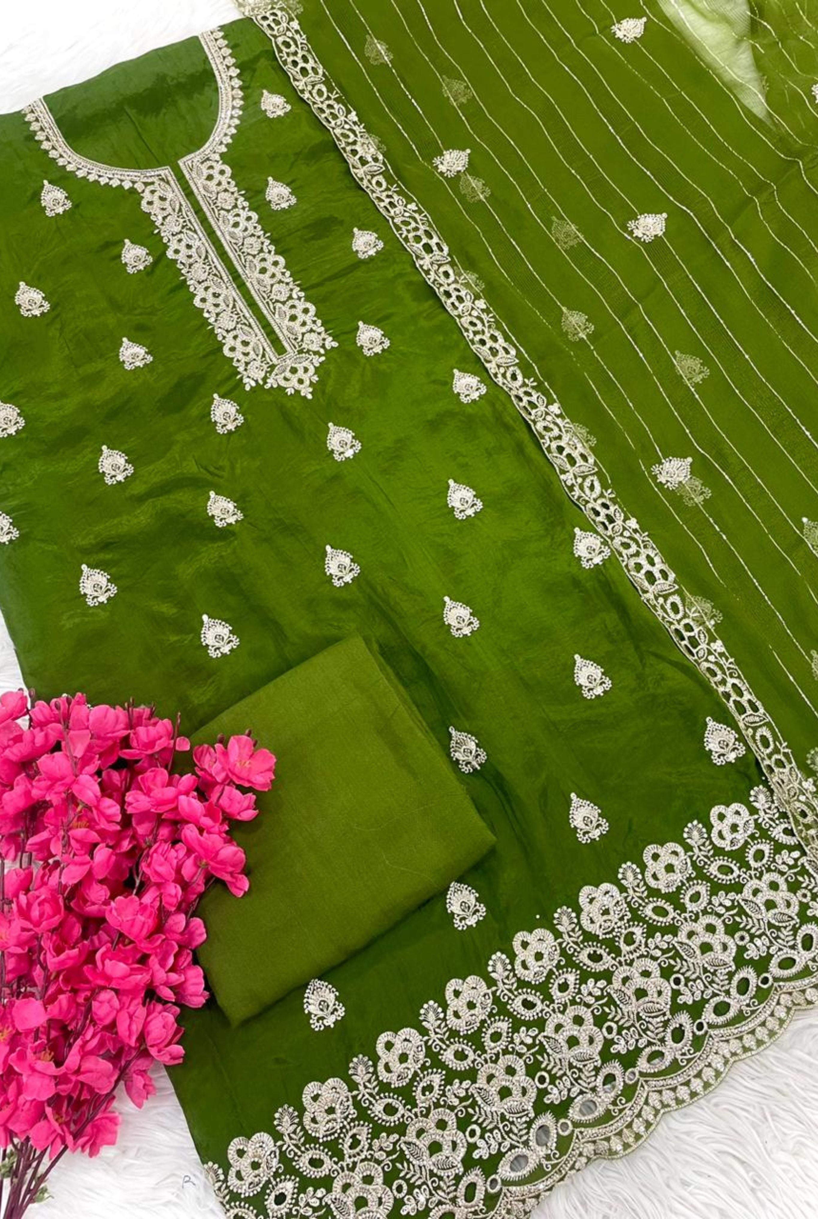 Classic Royal Ensemble