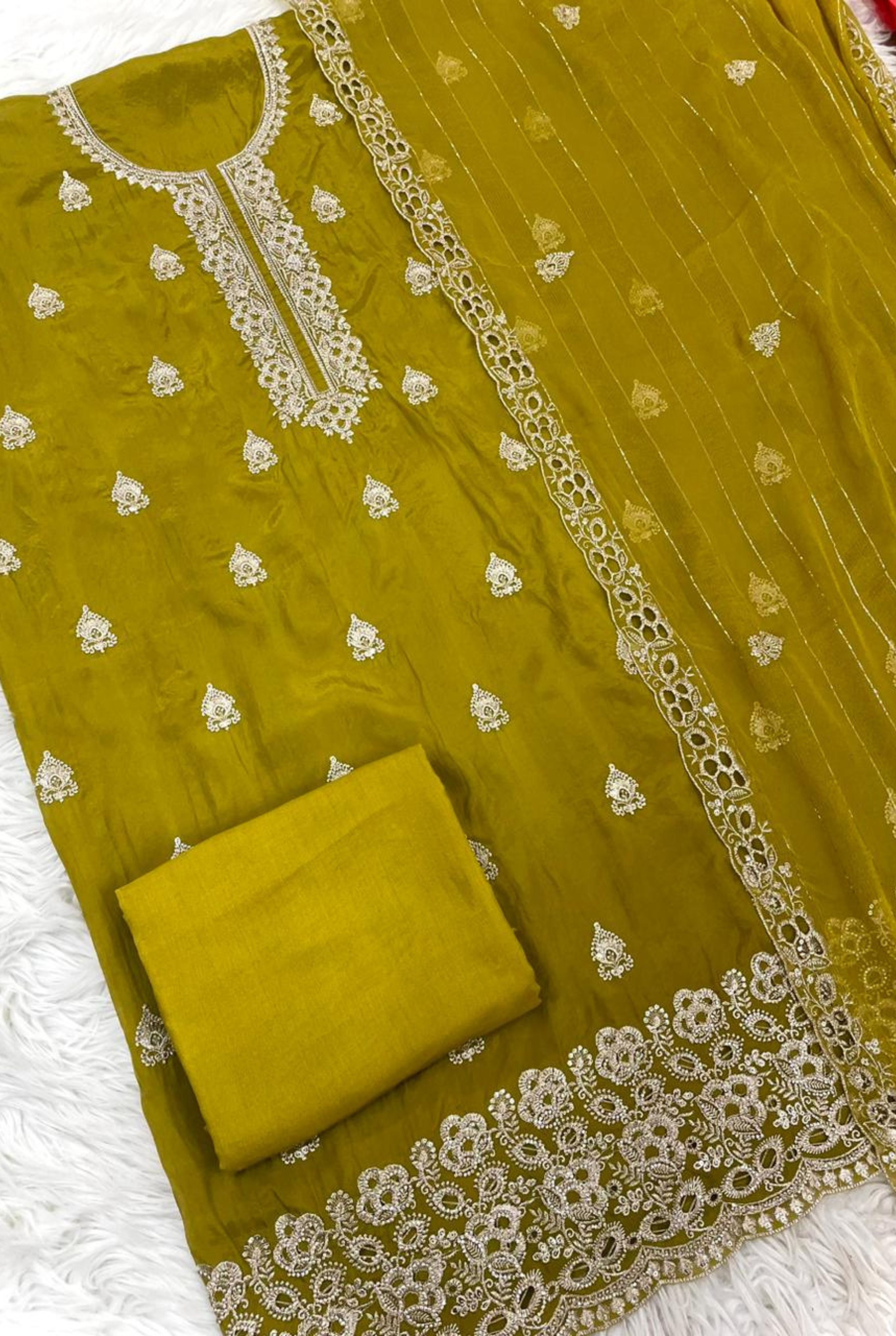 Classic Royal Ensemble