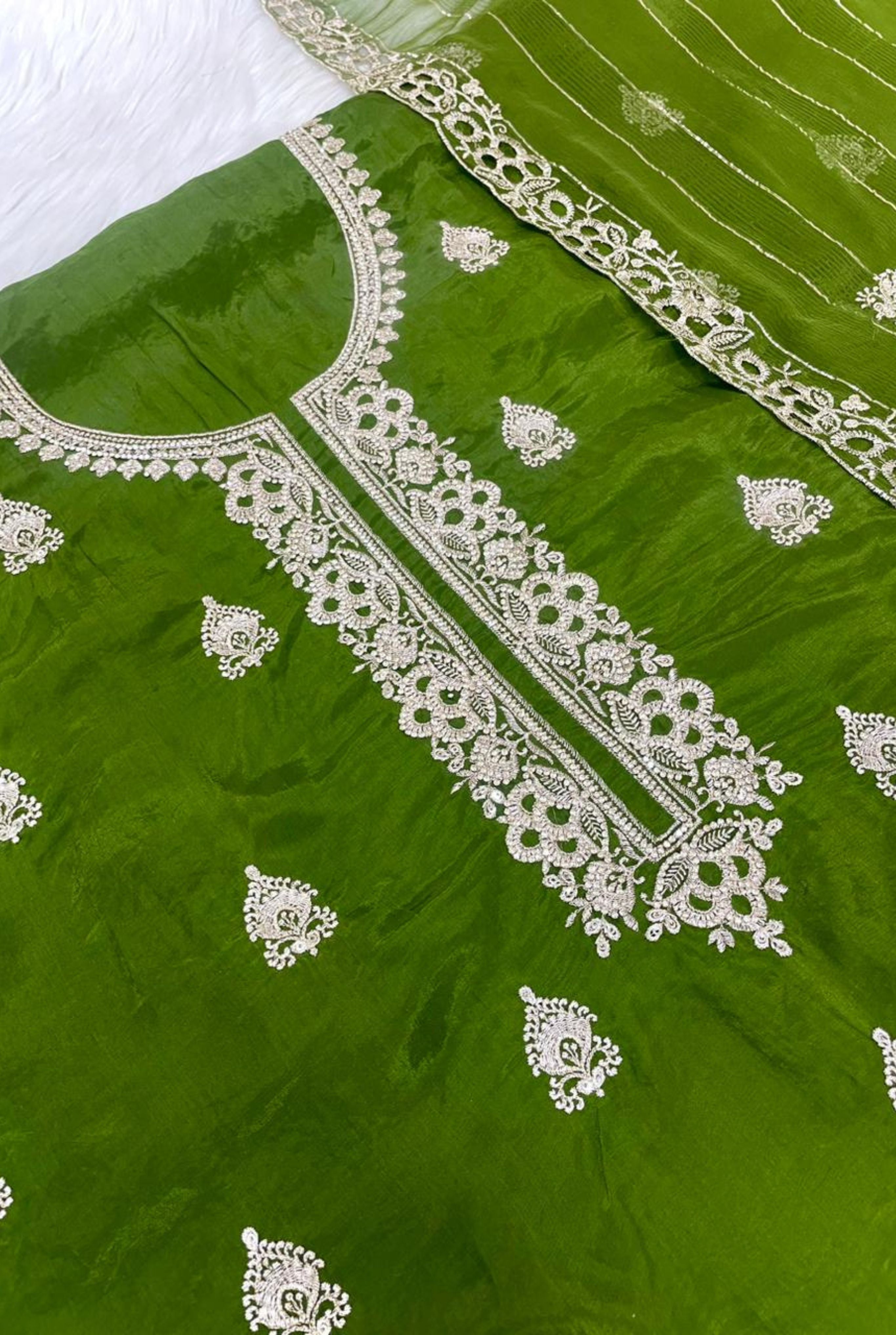 Classic Royal Ensemble