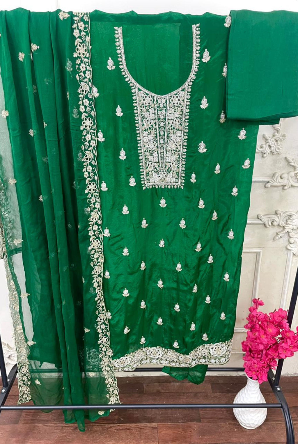 Luxurious Ethnic Grace | 504