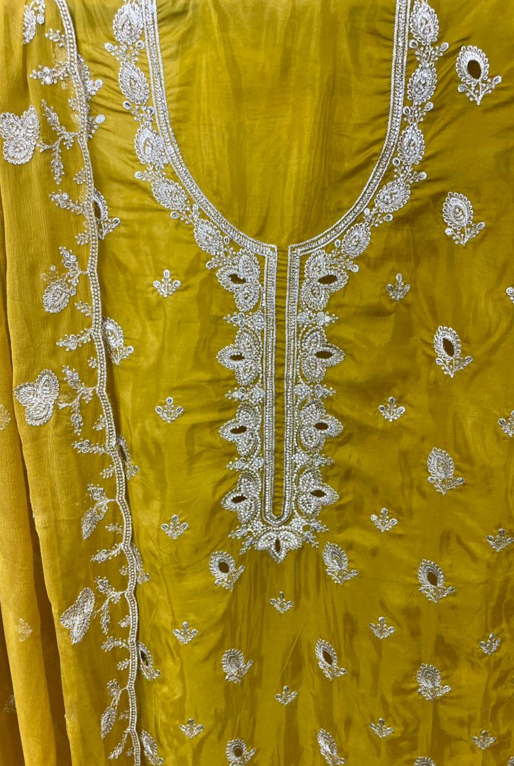 Regal Motif Silk Perfection | 2003