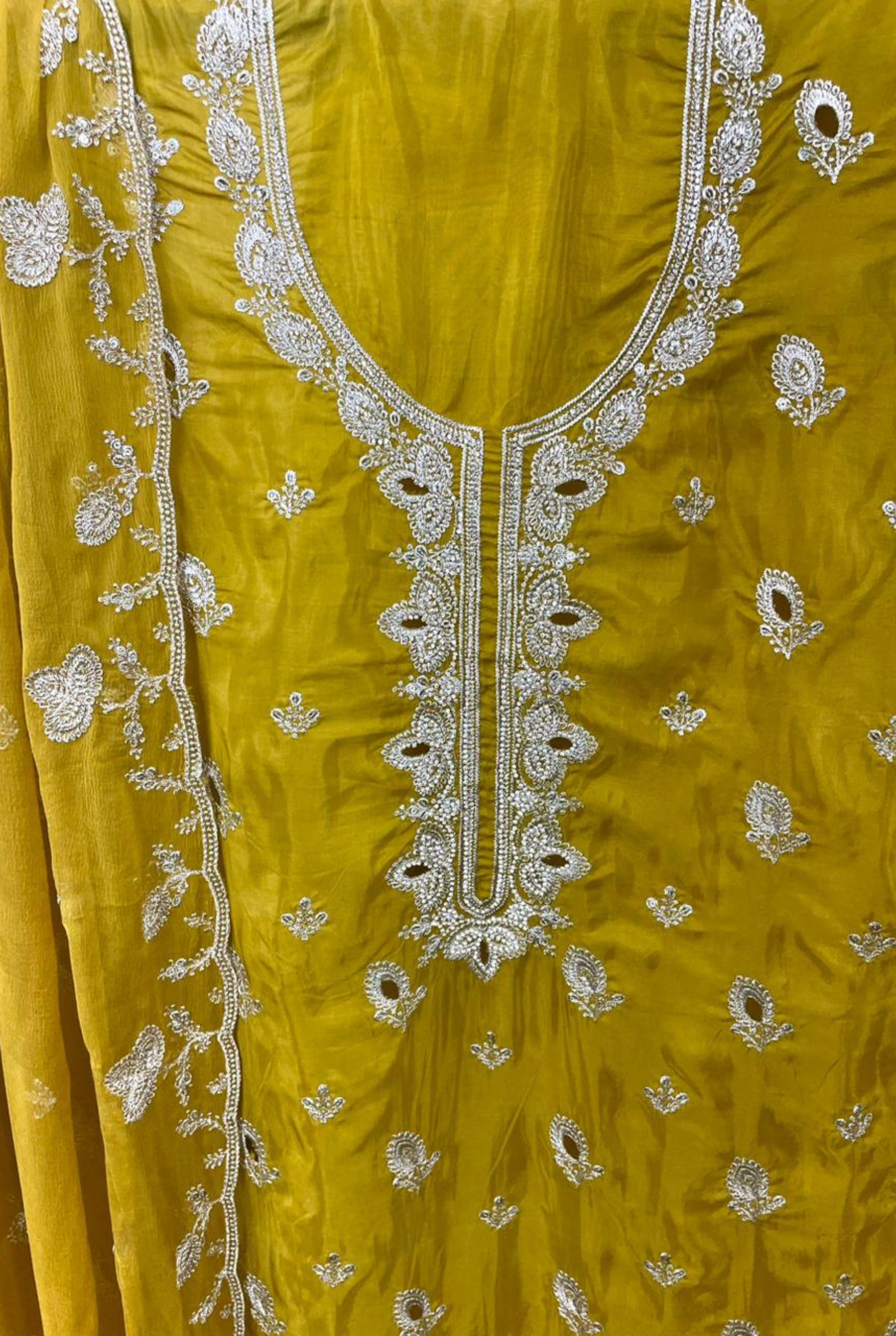 Regal Motif Silk Perfection | 2003