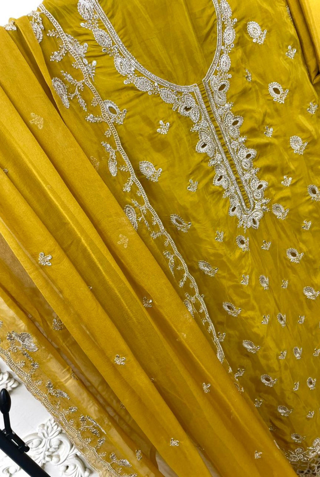 Regal Motif Silk Perfection | 2003