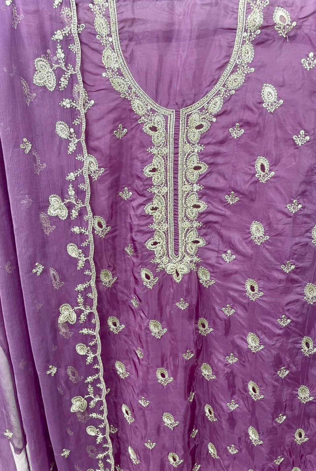 Regal Motif Silk Perfection | 2002