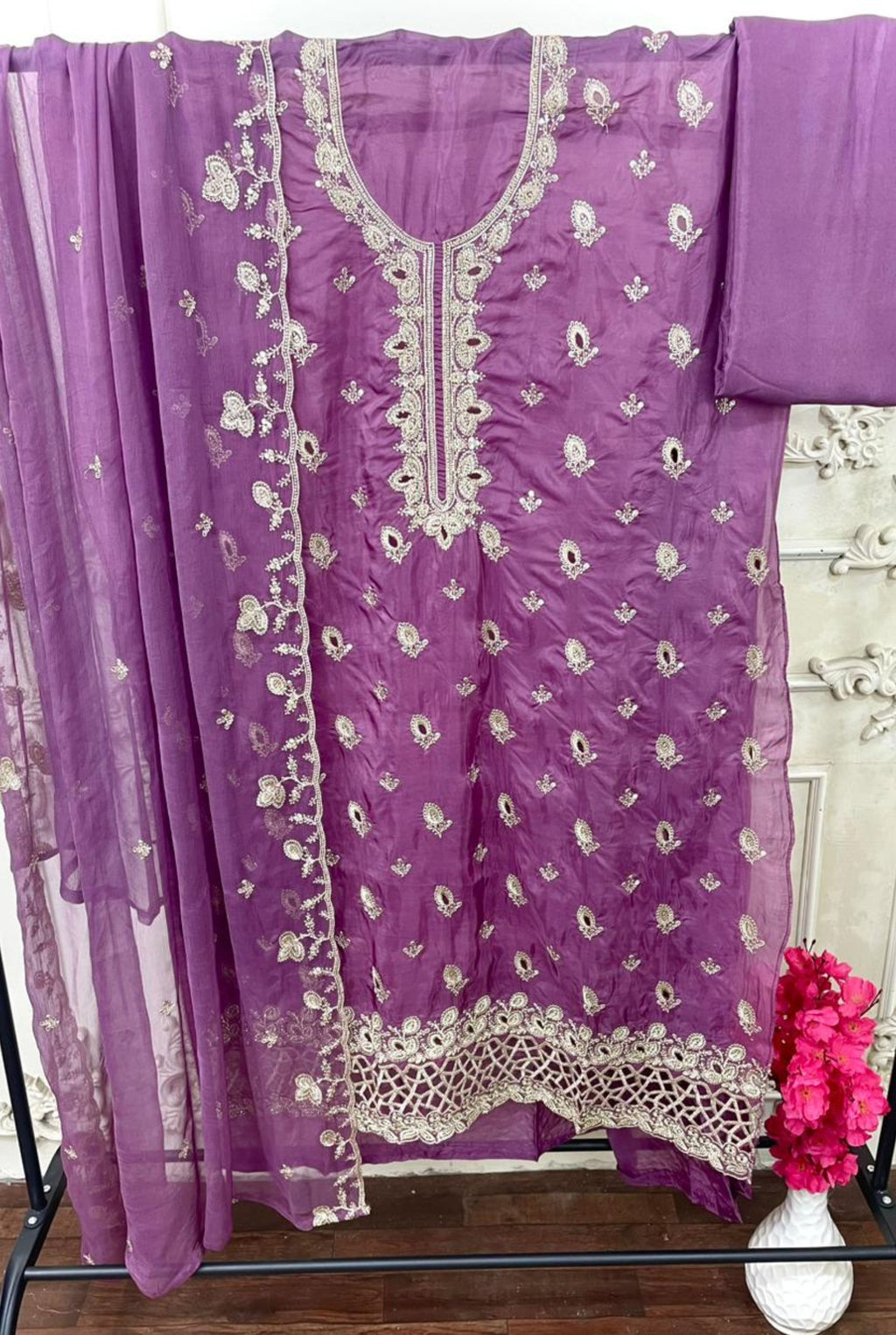 Regal Motif Silk Perfection | 2002