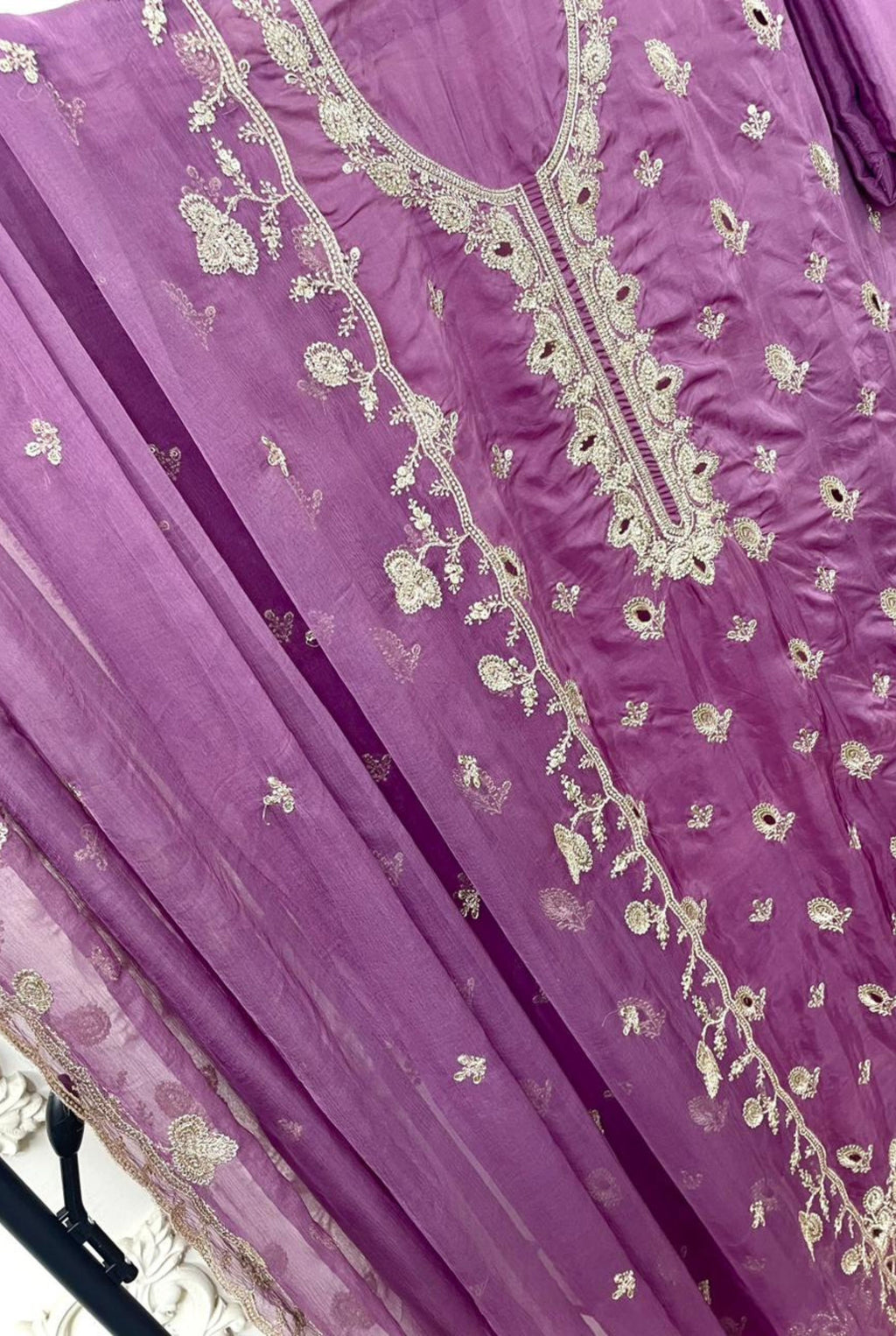 Regal Motif Silk Perfection | 2002