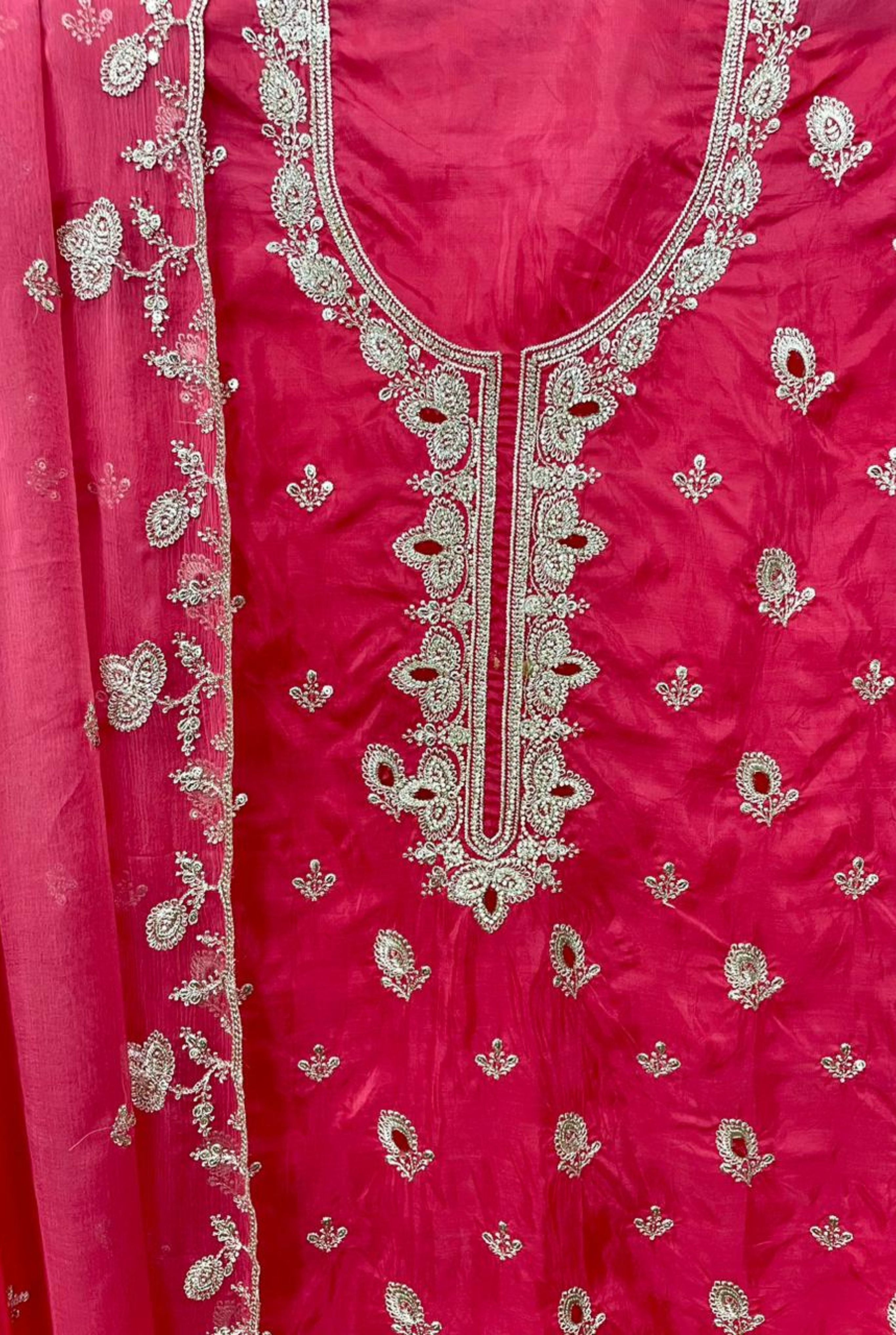 Regal Motif Silk Perfection | 2001
