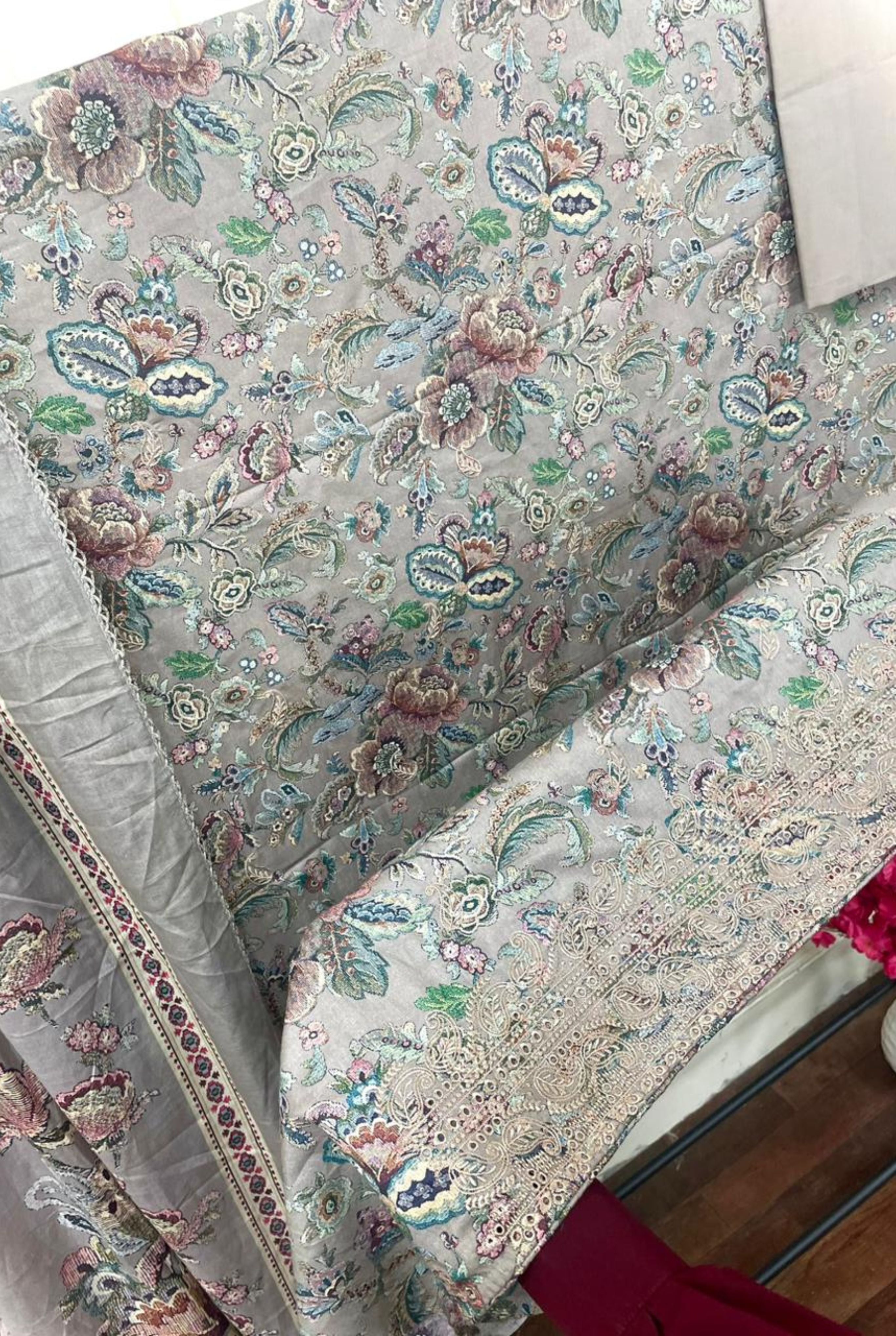 Refined Floral Royalty Set | 102