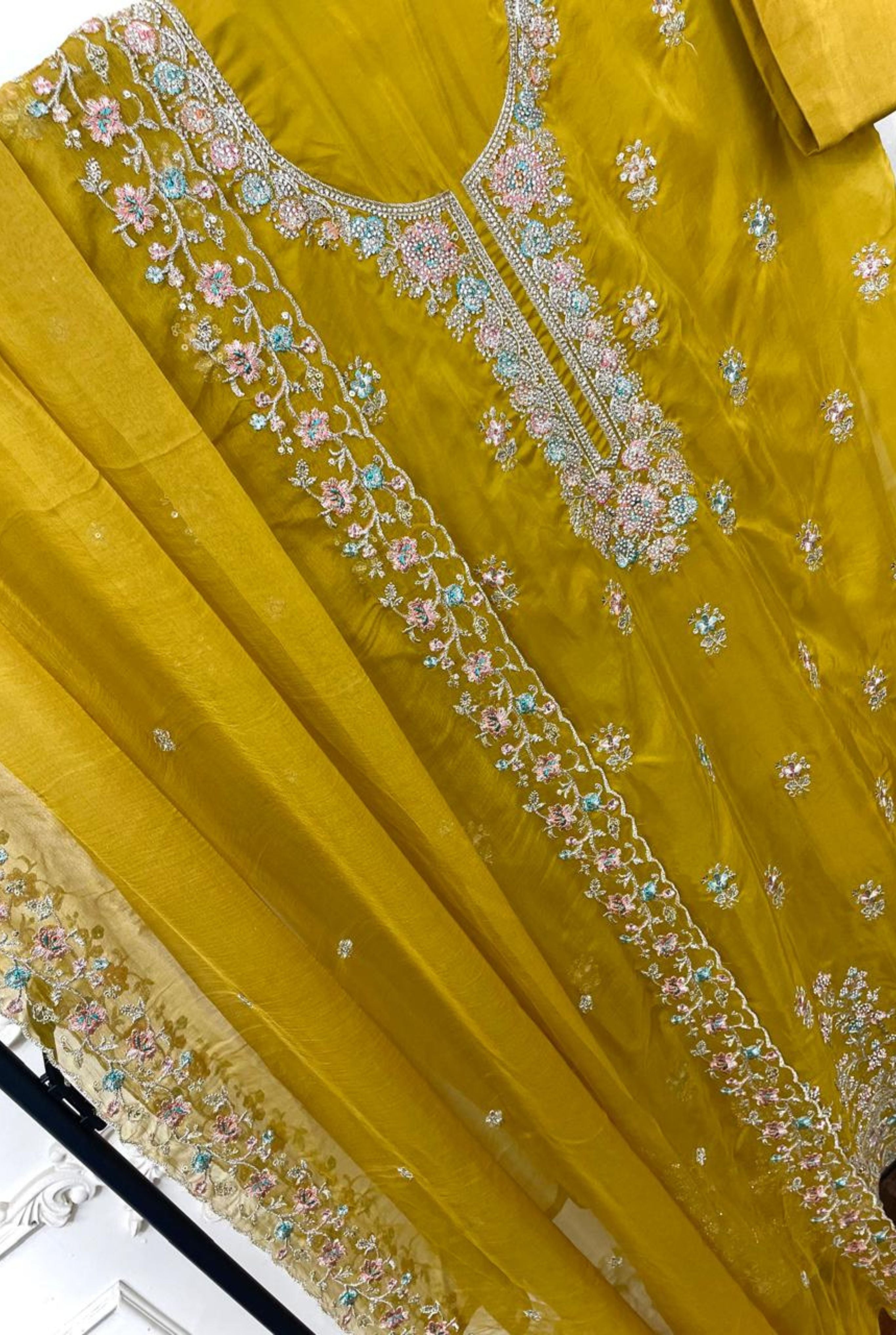 Traditional Charm Embroidered Set | 03