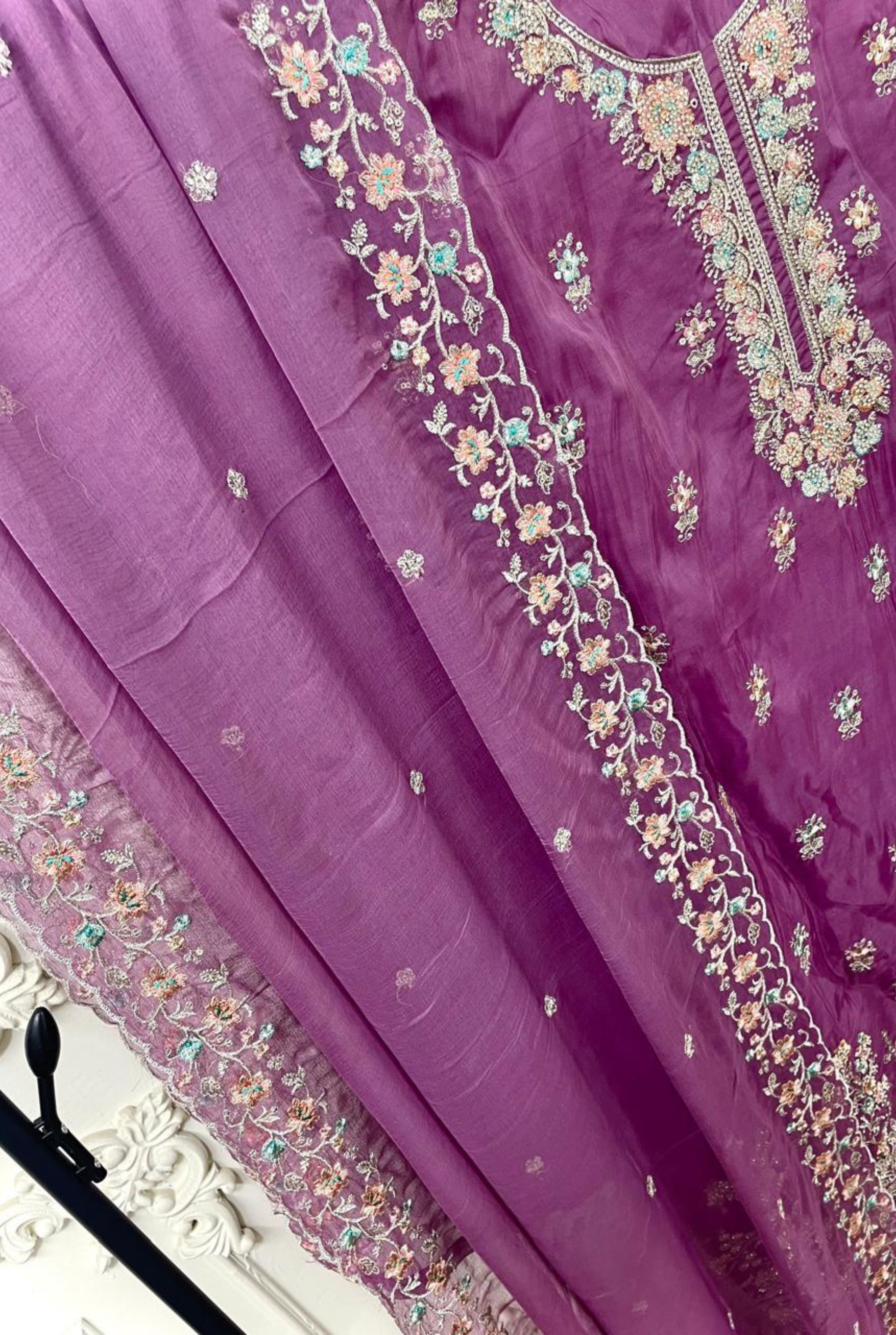 Traditional Charm Embroidered Set | 01