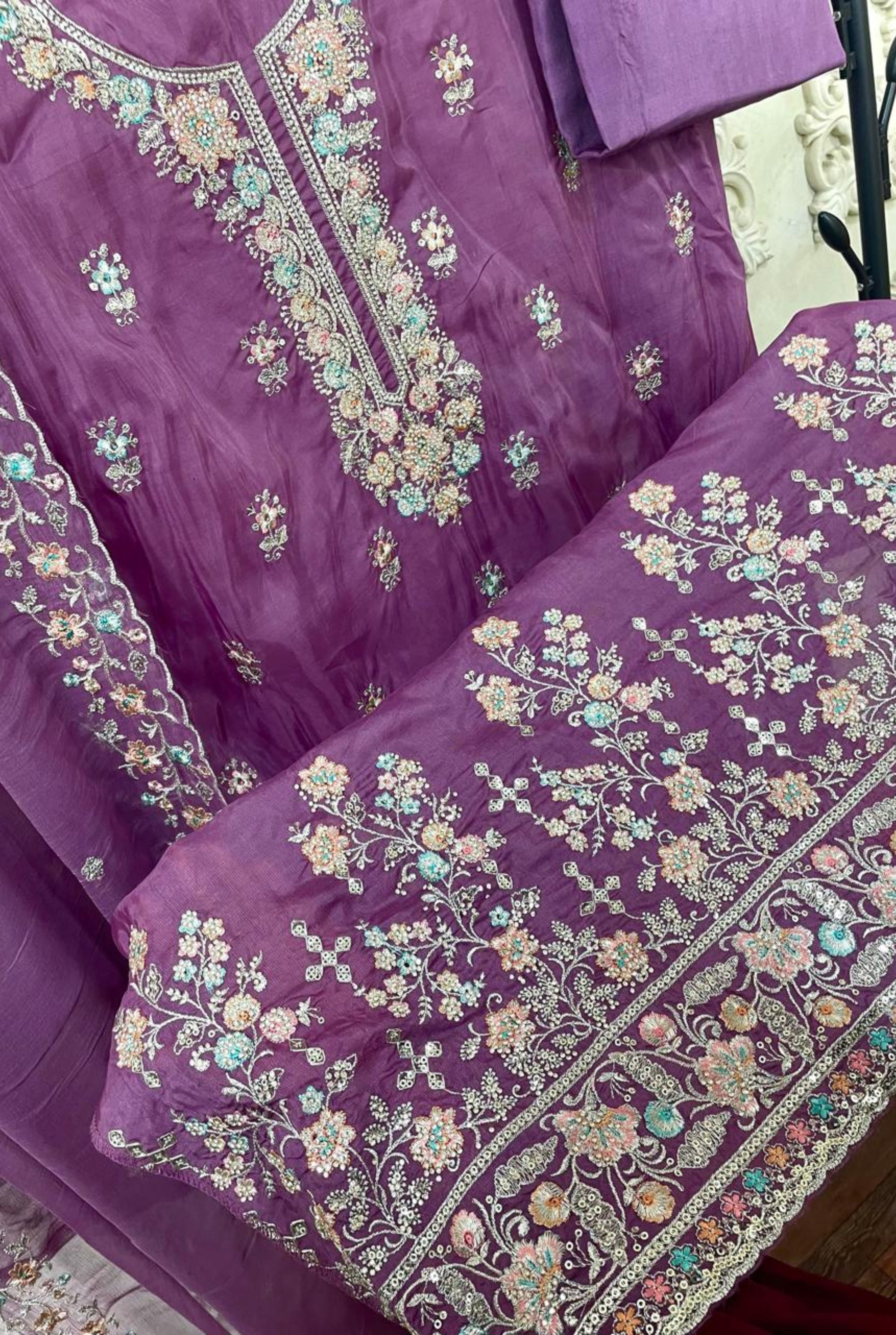 Traditional Charm Embroidered Set | 01