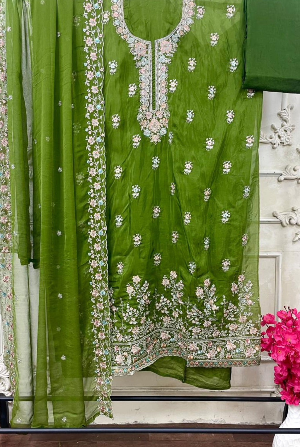 Traditional Charm Embroidered Set | 04