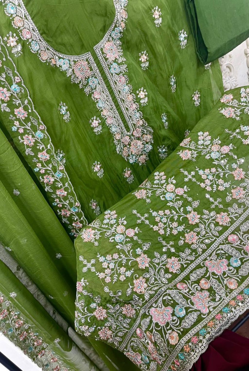 Traditional Charm Embroidered Set | 04