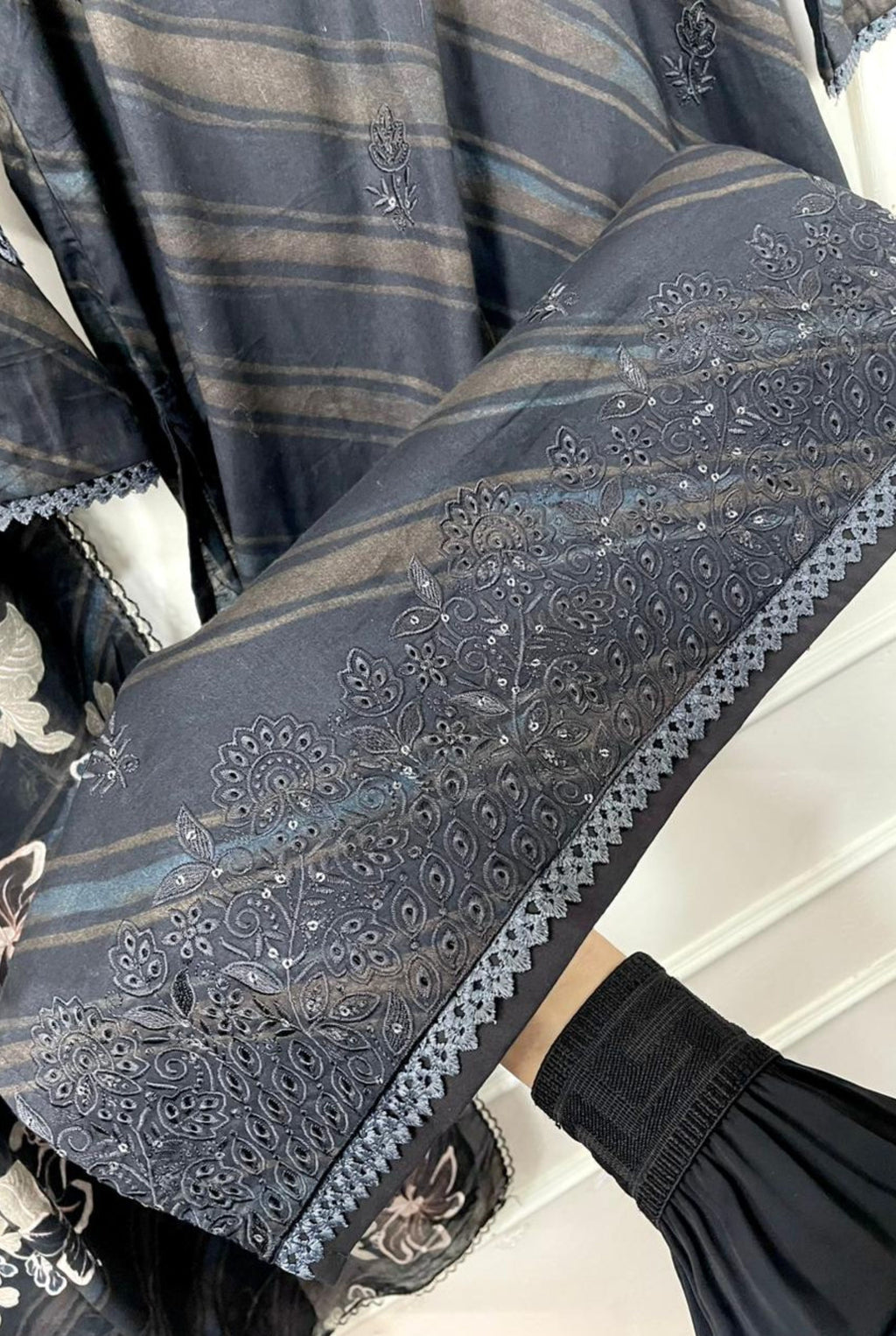 𝗧𝗶𝗺𝗲𝗹𝗲𝘀𝘀 𝗙𝗹𝗼𝗿𝗮𝗹 𝗘𝗻𝘀𝗲𝗺𝗯𝗹𝗲 | 𝟵𝟱𝟬𝟮