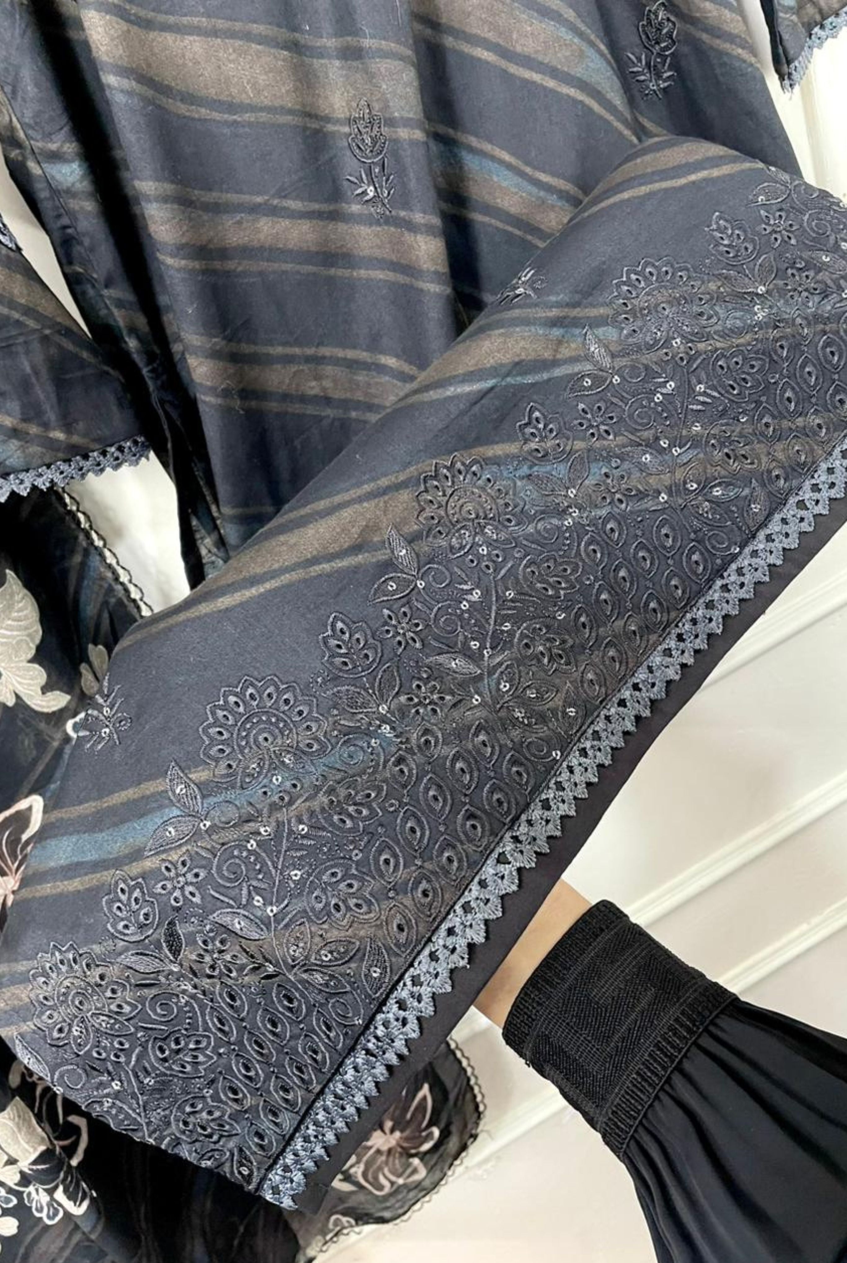 𝗧𝗶𝗺𝗲𝗹𝗲𝘀𝘀 𝗙𝗹𝗼𝗿𝗮𝗹 𝗘𝗻𝘀𝗲𝗺𝗯𝗹𝗲 | 𝟵𝟱𝟬𝟮