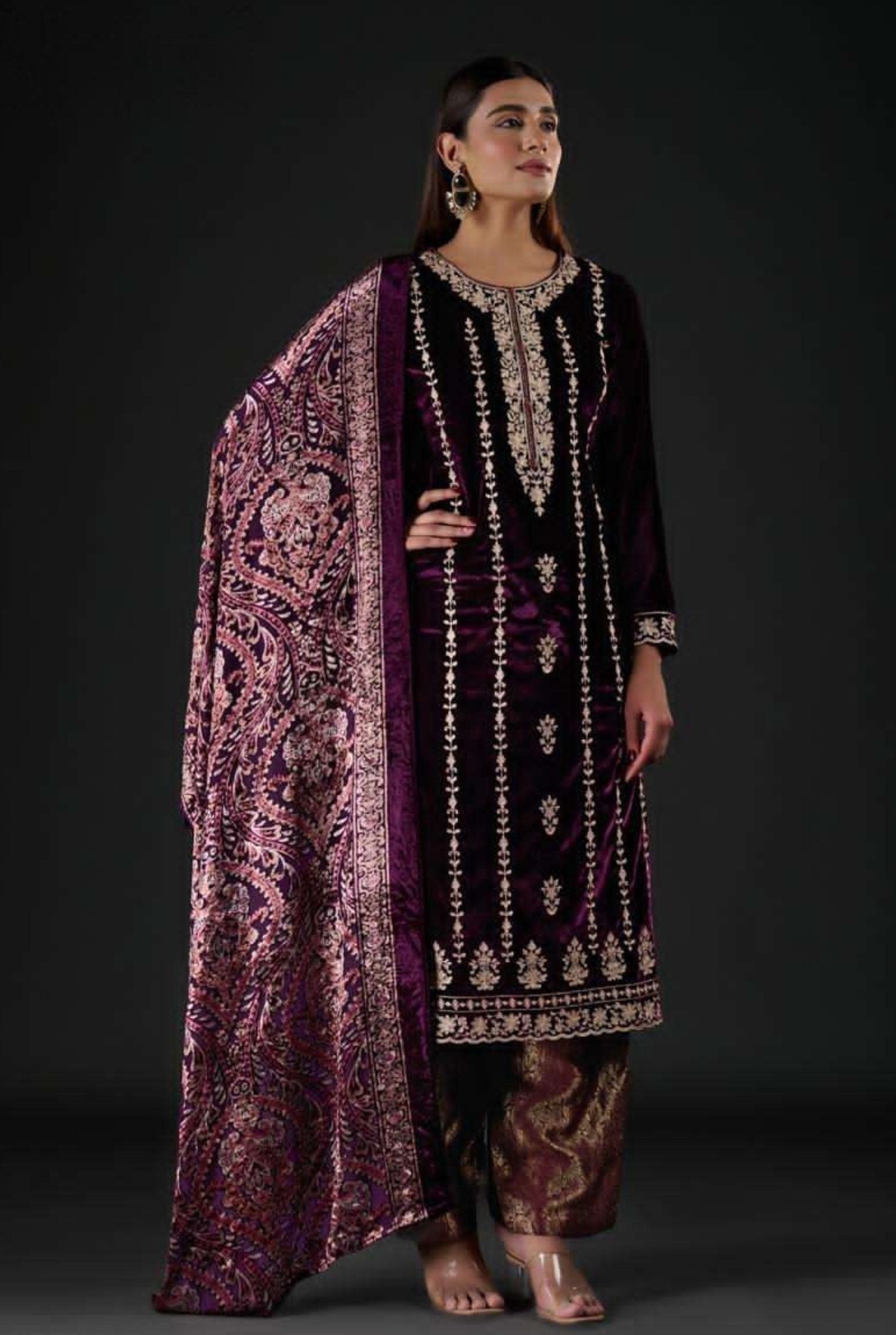 𝗖𝗹𝗮𝘀𝘀𝗶𝗰 𝗩𝗲𝗹𝘃𝗲𝘁 𝗟𝘂𝘅𝘂𝗿𝘆 𝗦𝗲𝘁 | 𝗗-𝟭𝟭𝟵𝟴