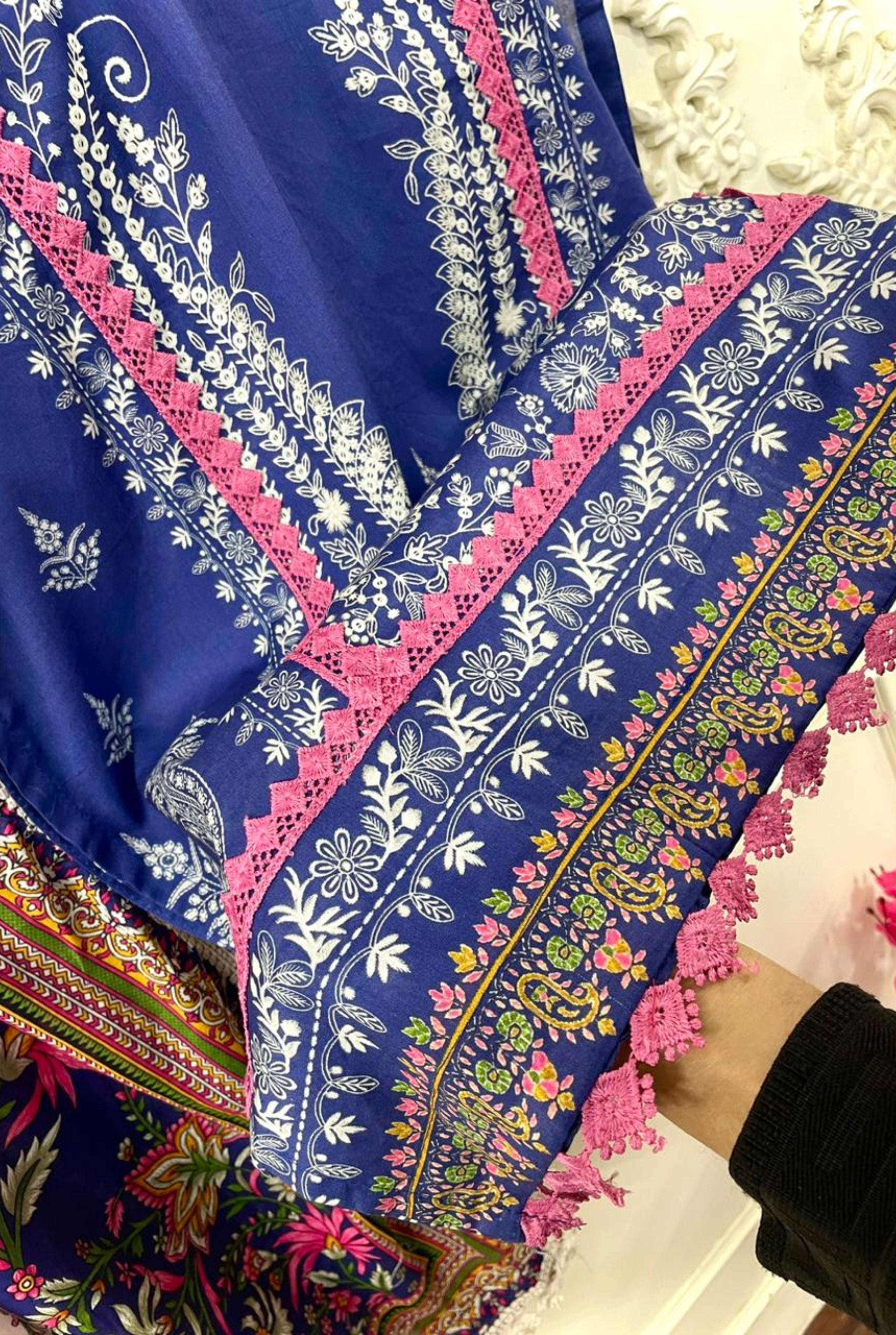 𝗖𝗹𝗮𝘀𝘀𝗶𝗰 𝗙𝗹𝗼𝗿𝗮𝗹 𝗘𝗱𝗶𝘁𝗶𝗼𝗻 | 𝟭𝟮𝟬𝟭