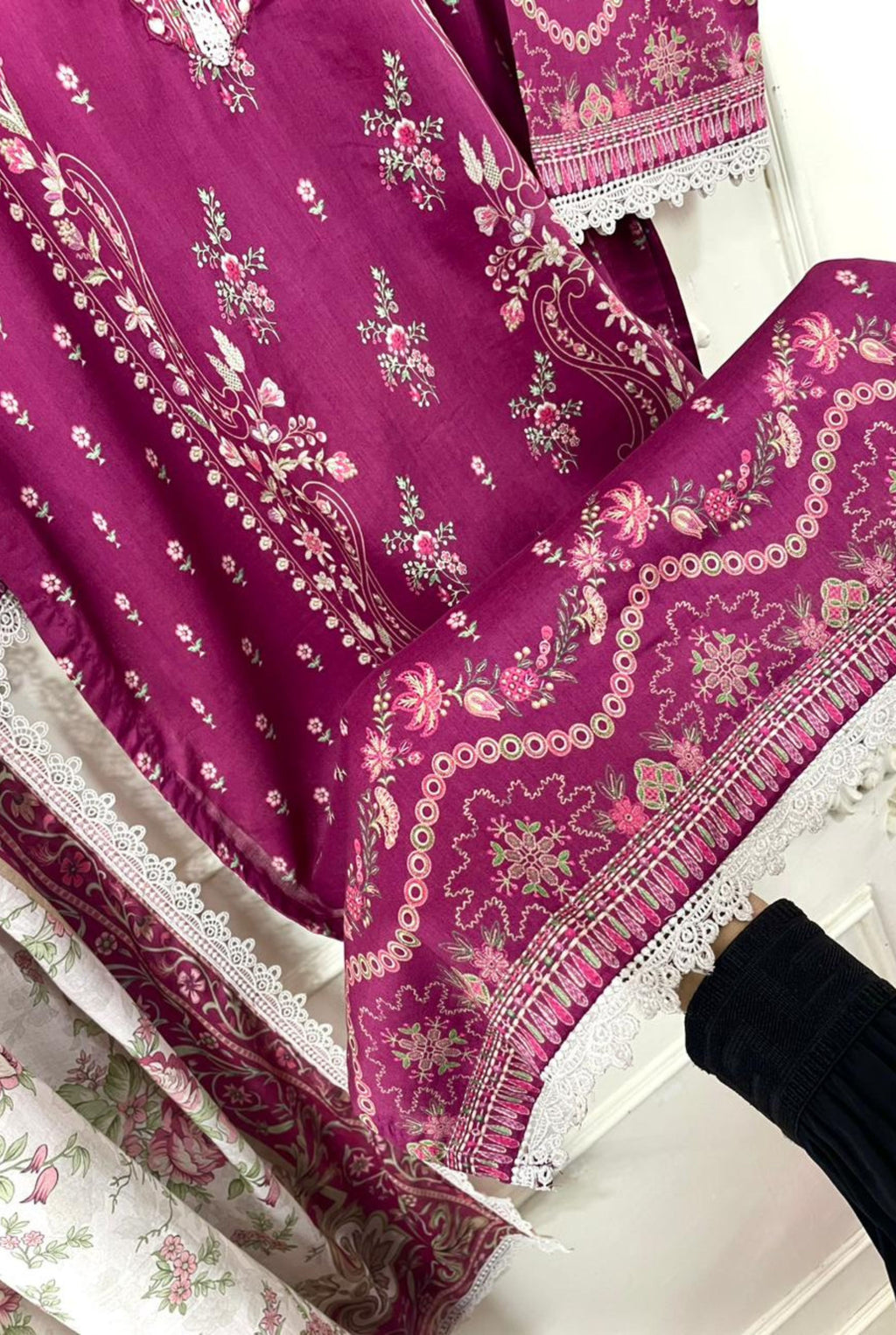 𝗖𝗹𝗮𝘀𝘀𝗶𝗰 𝗙𝗹𝗼𝗿𝗮𝗹 𝗘𝗱𝗶𝘁𝗶𝗼𝗻 | 𝟭𝟮𝟬𝟮